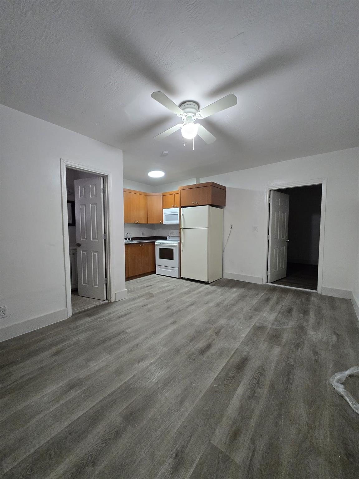 North Hollywood 4-1 B - Residential Lease