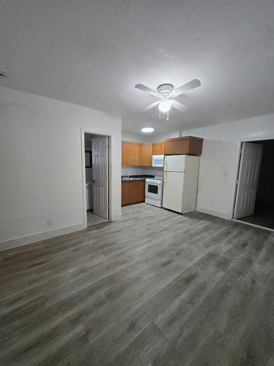 North Hollywood 4-1 B - Residential Lease