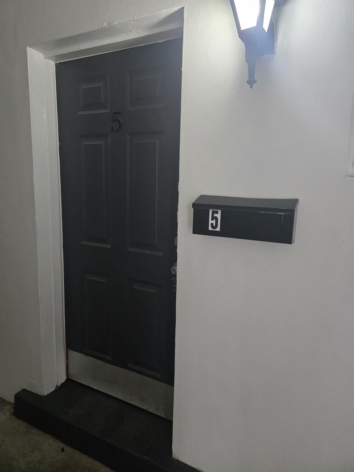 North Hollywood 4-1 B - Residential Lease