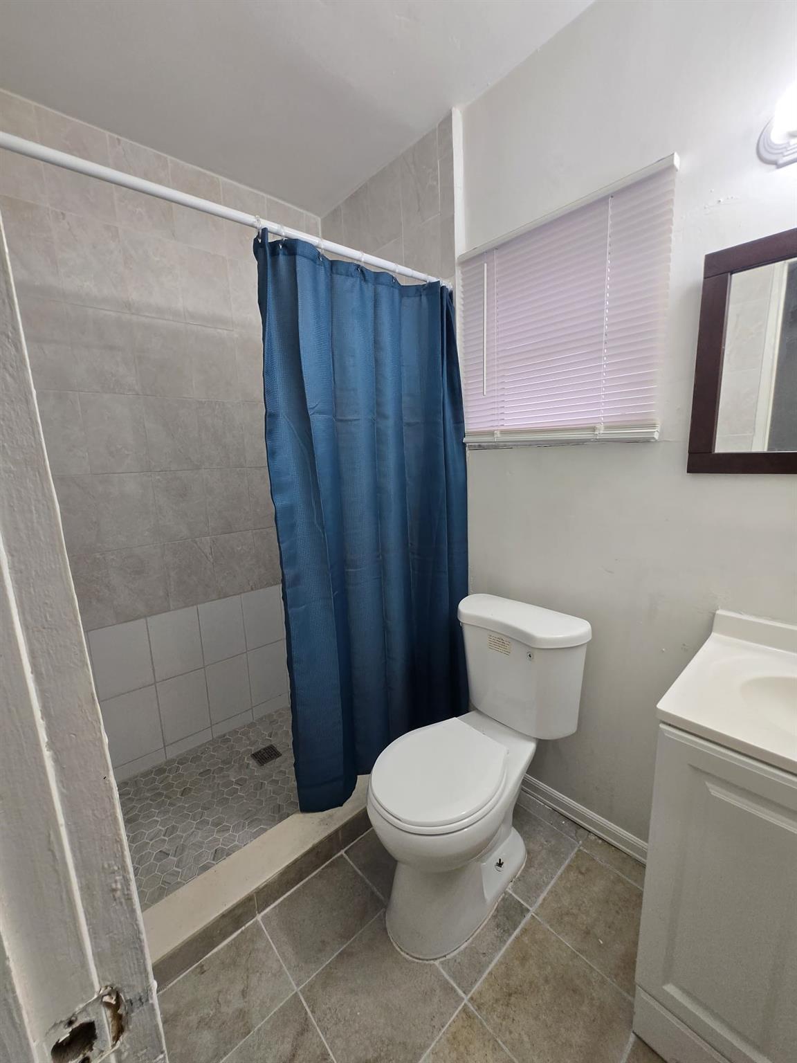 North Hollywood 4-1 B - Residential Lease