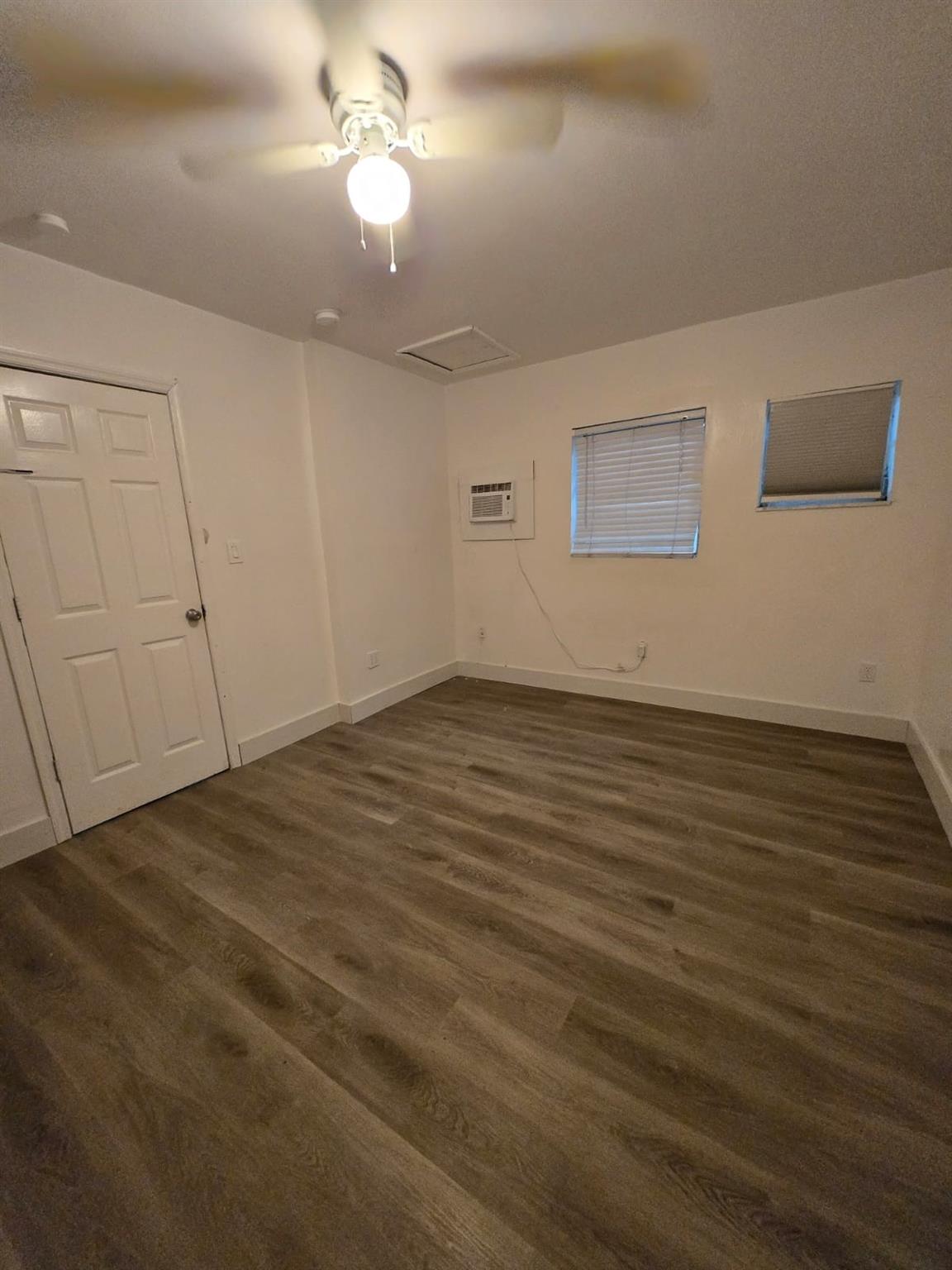 North Hollywood 4-1 B - Residential Lease