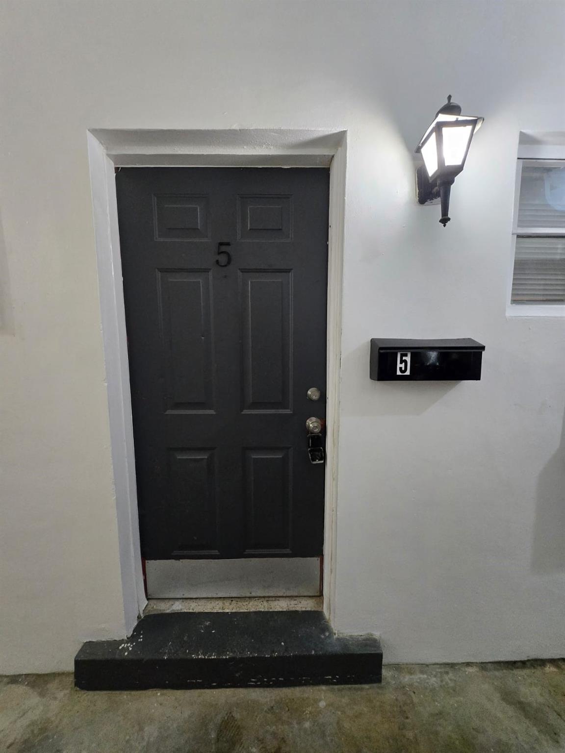 North Hollywood 4-1 B - Residential Lease