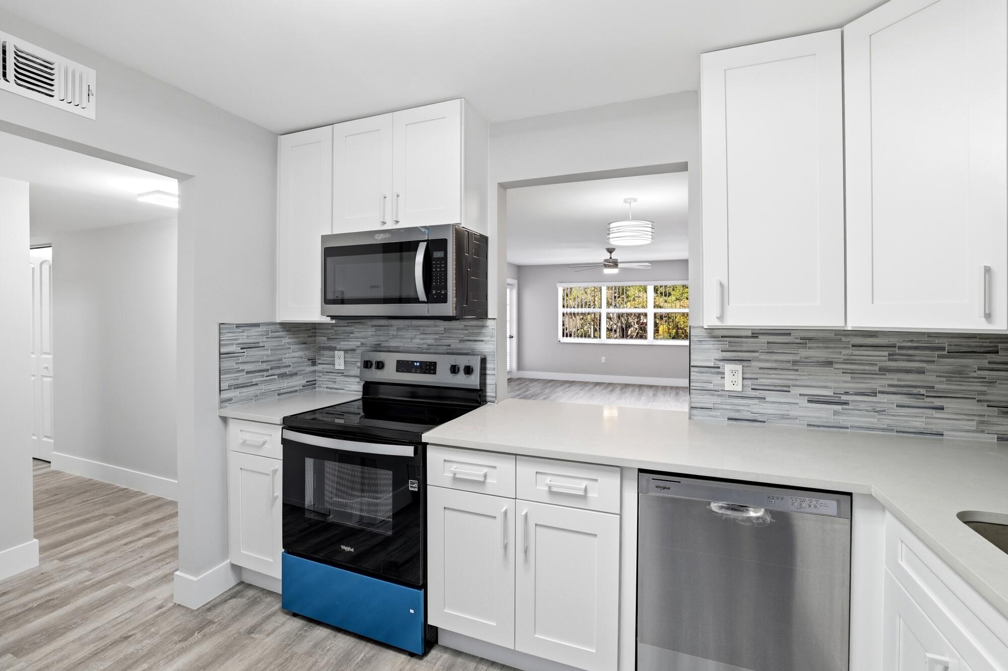 1502 S Lakeside Drive 204