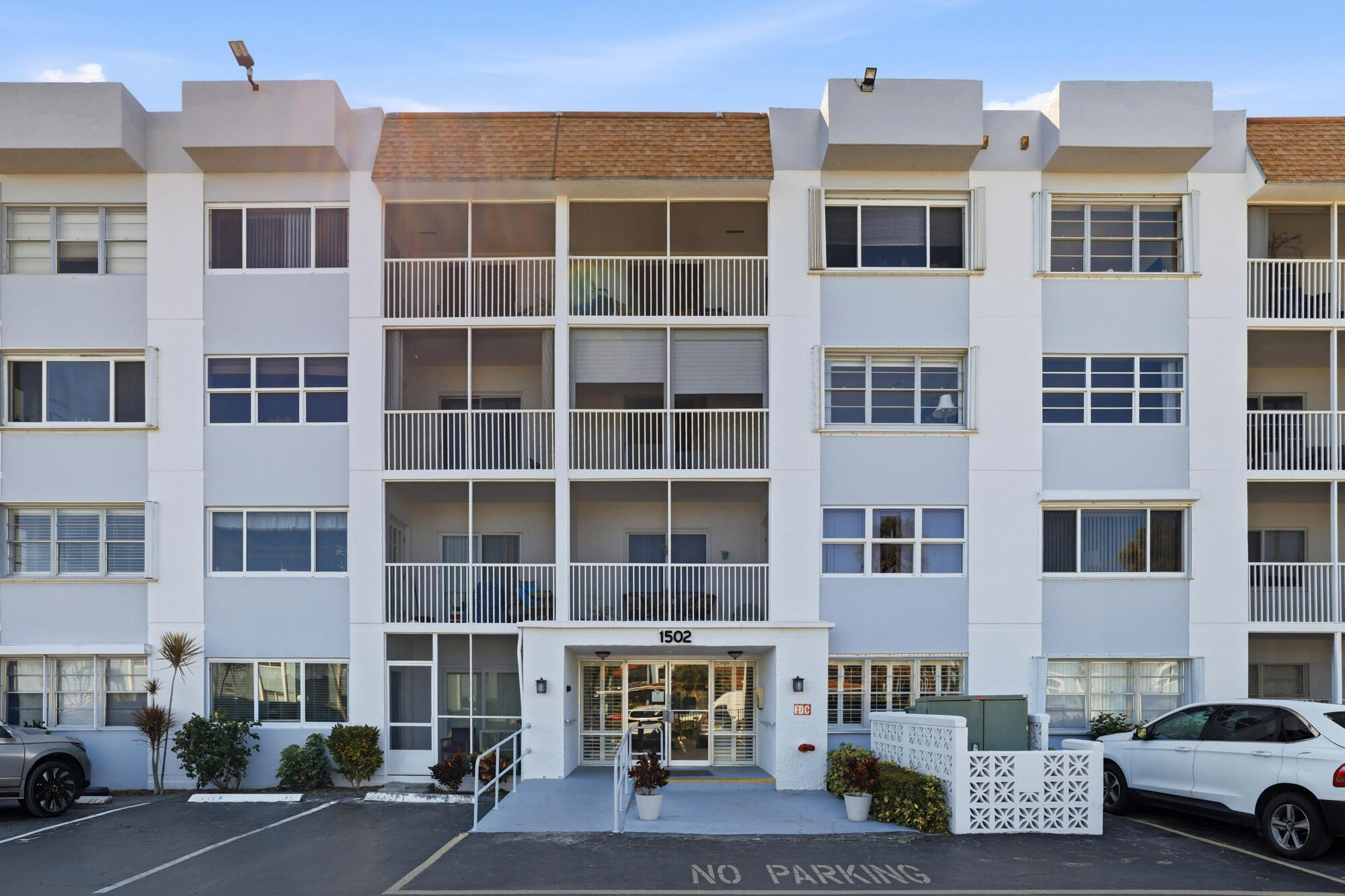 PALM LAKE 1 CONDO - Residential