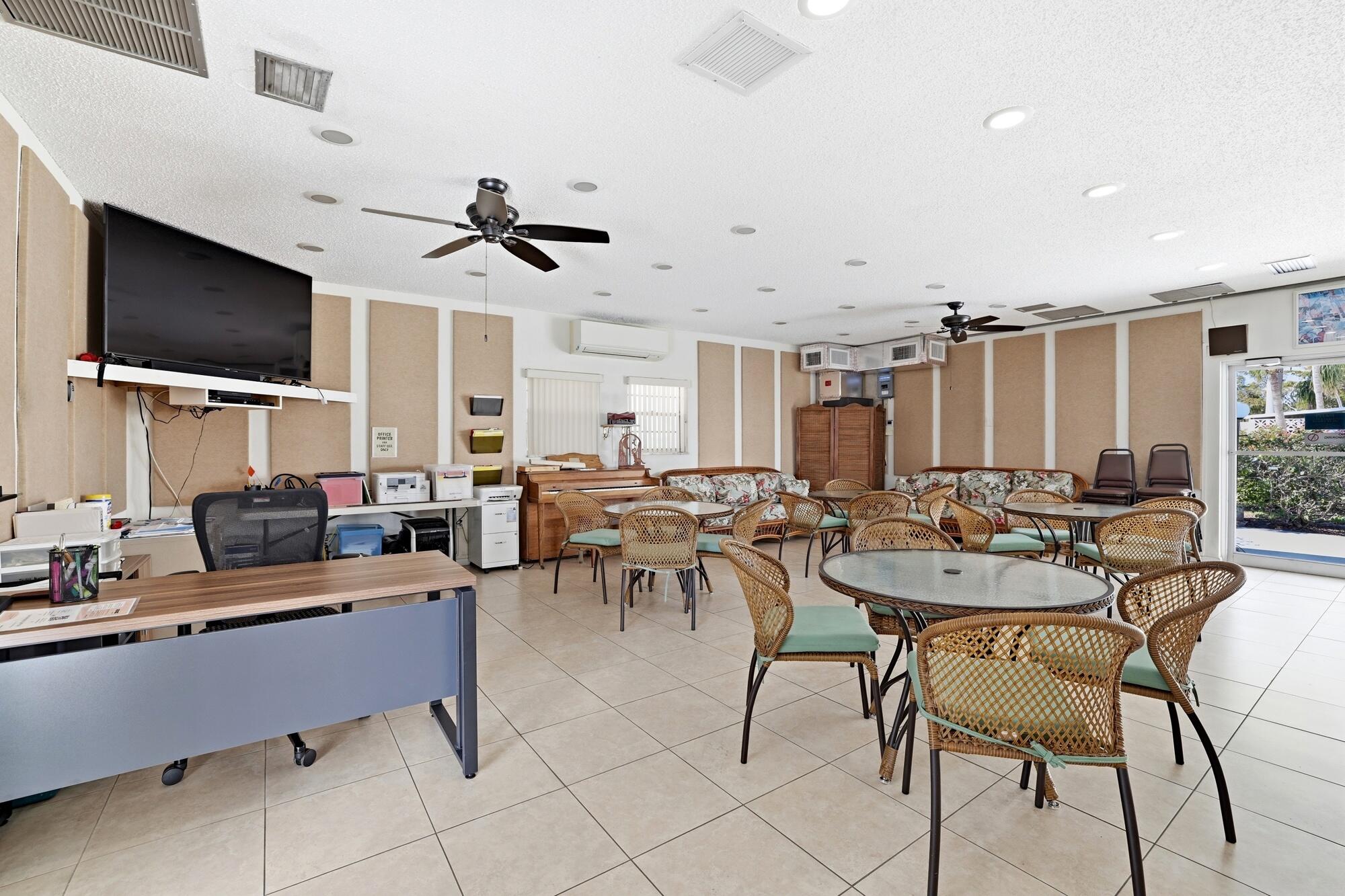 PALM LAKE 1 CONDO - Residential