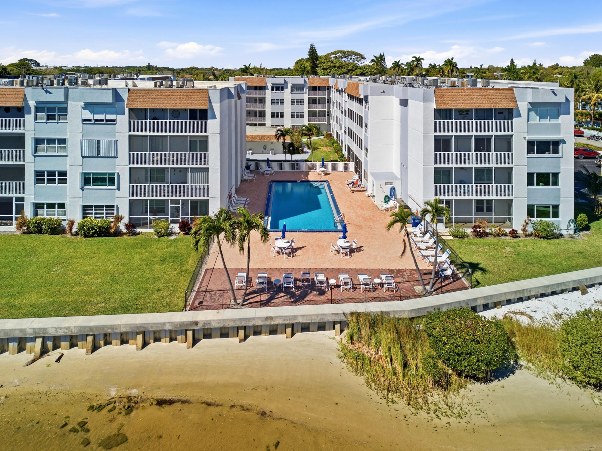 PALM LAKE 1 CONDO - Residential