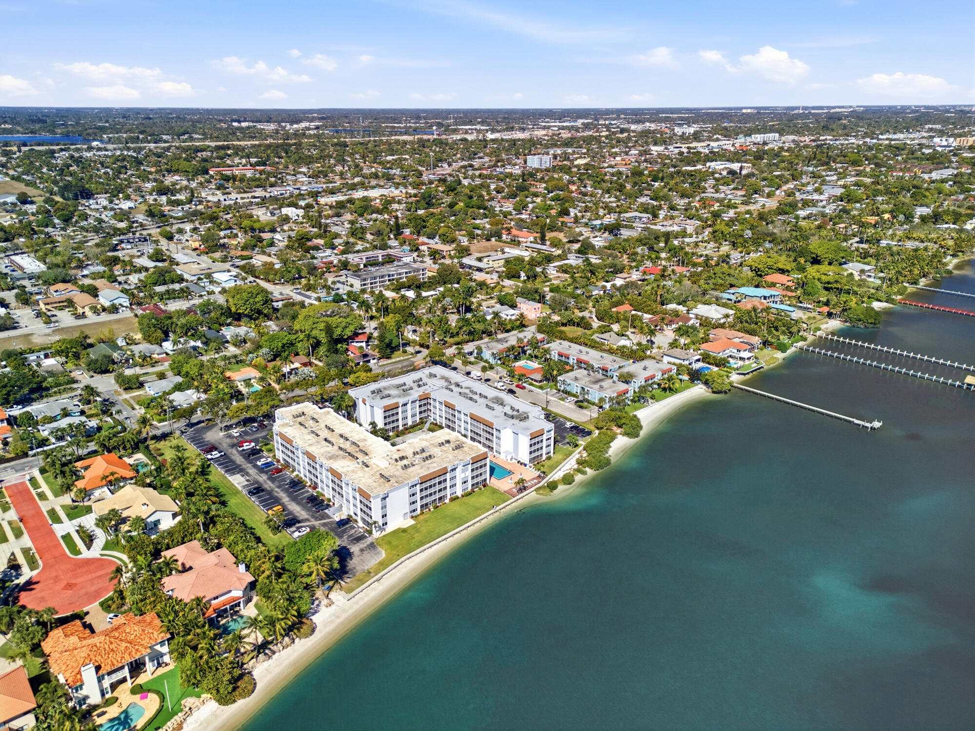 PALM LAKE 1 CONDO - Residential