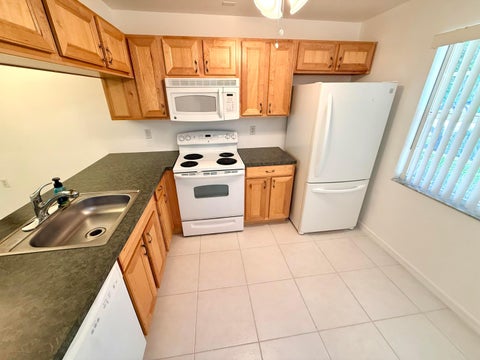 Tiny photo for 1105 Bahama Bend #B1, Coconut Creek, FL 33066 (MLS # B26089236)