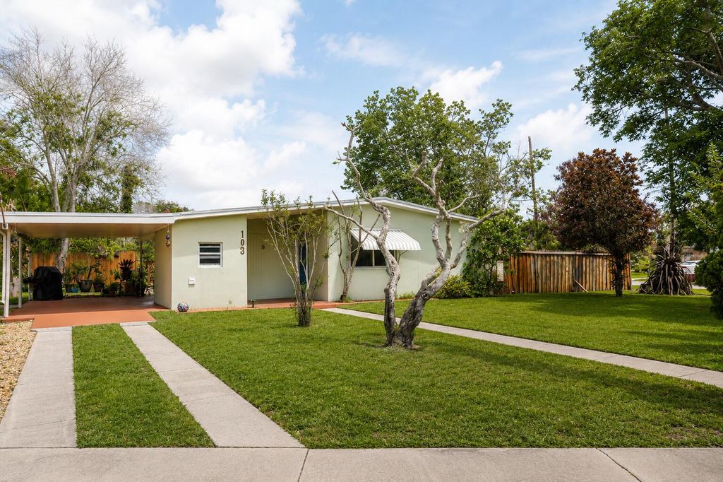 Photo of 103 SE Bonita Court, Port Saint Lucie, FL 34983 (MLS # B26038122)