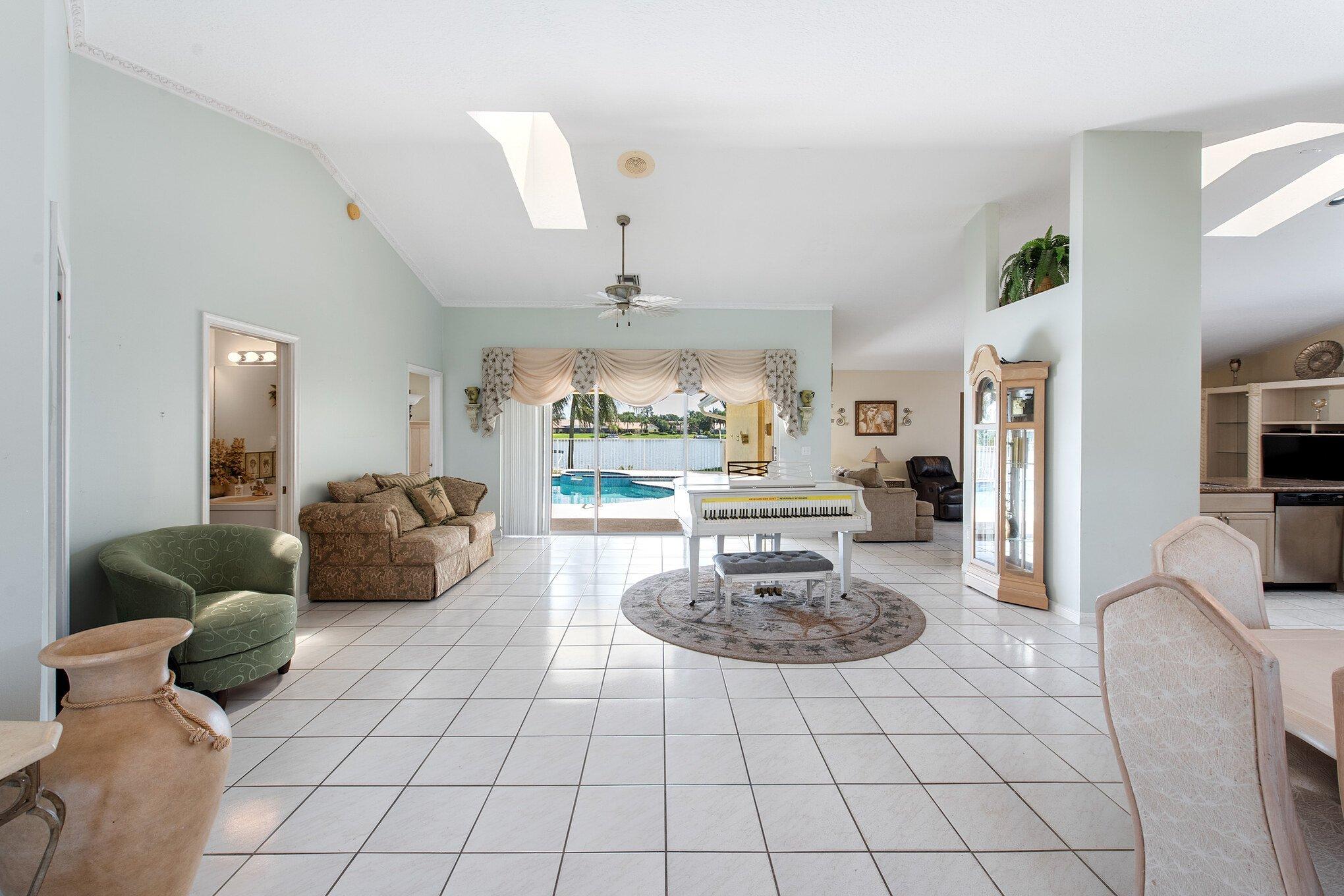 GREENVIEW SHORES 1 OF WELLINGTON - Residential