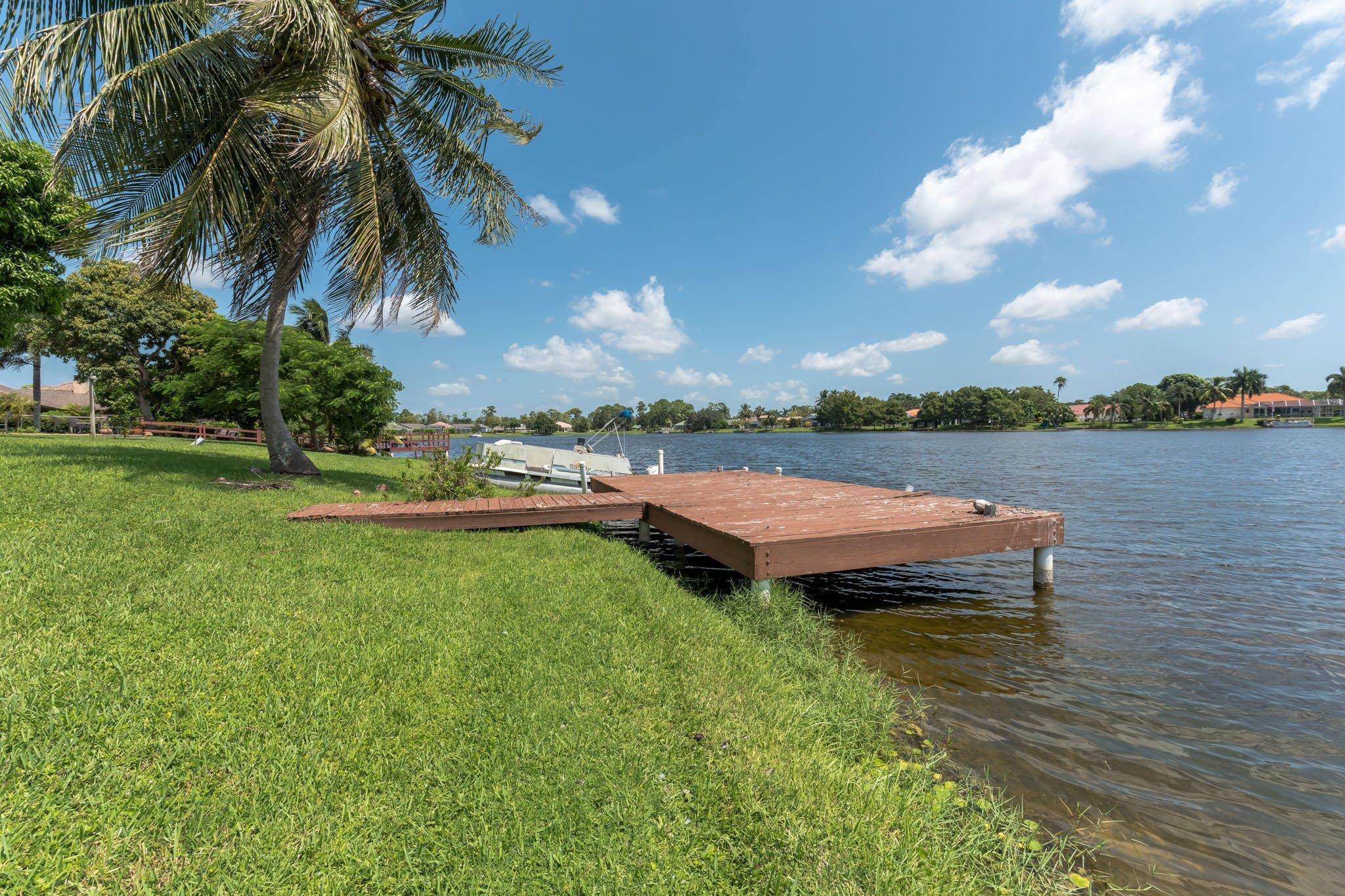 GREENVIEW SHORES 1 OF WELLINGTON - Residential