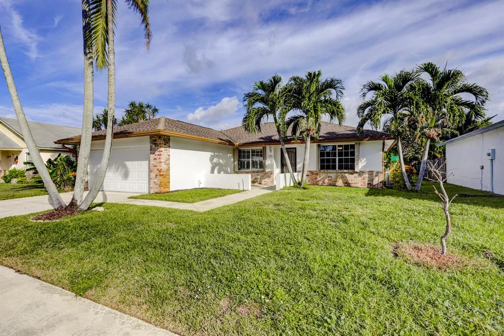 Photo of 129 Stillwater Circle, Jupiter, FL 33458 (MLS # R10754930)