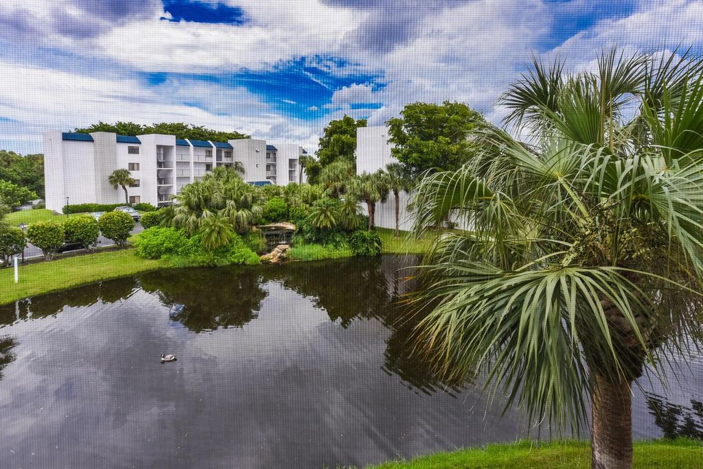 Photo of 1605 S Us Highway 1 #B101, Jupiter, FL 33477 (MLS # R11089619)