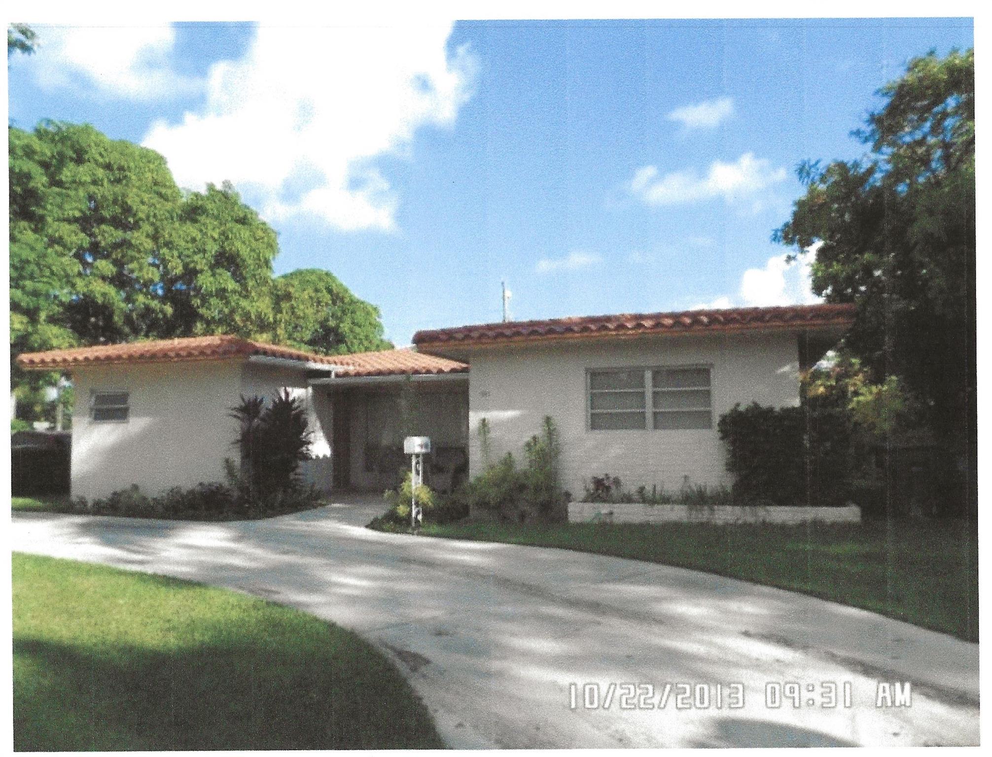 HALLANDALE BEACH, DESIRABLE LOCATION E OF US 1, 5 MNUTES DRIVE TO THE BEACH