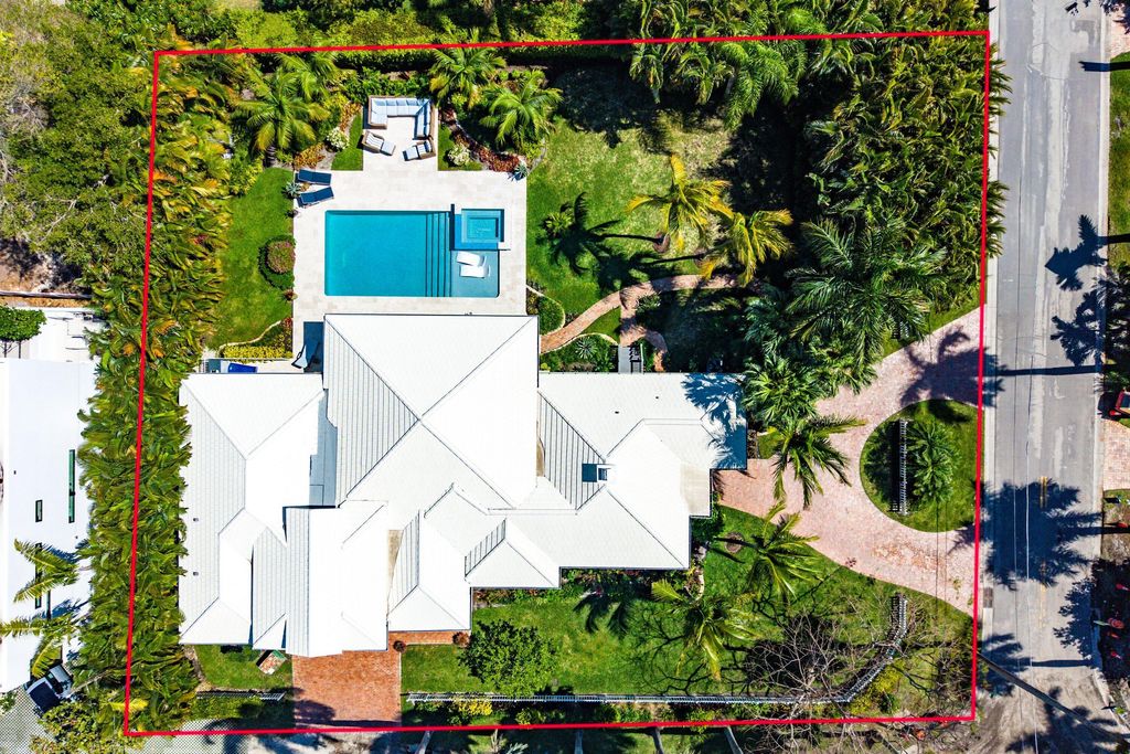 Photo of 1101 Thomas Street, Delray Beach, FL 33483 (MLS # R11168603)