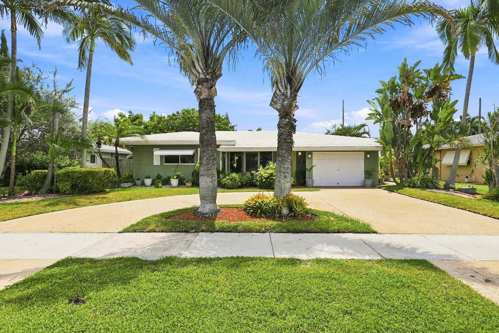 Photo of 510 SE 4TH Court, Pompano Beach, FL 33060 (MLS # B26066881)