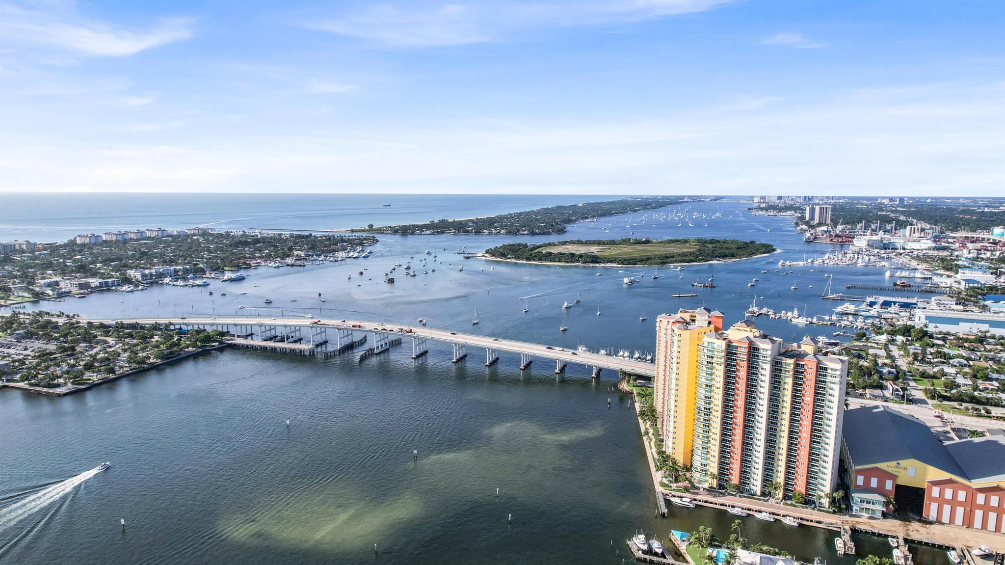 MARINA GRANDE RIVIERA BEA - Residential