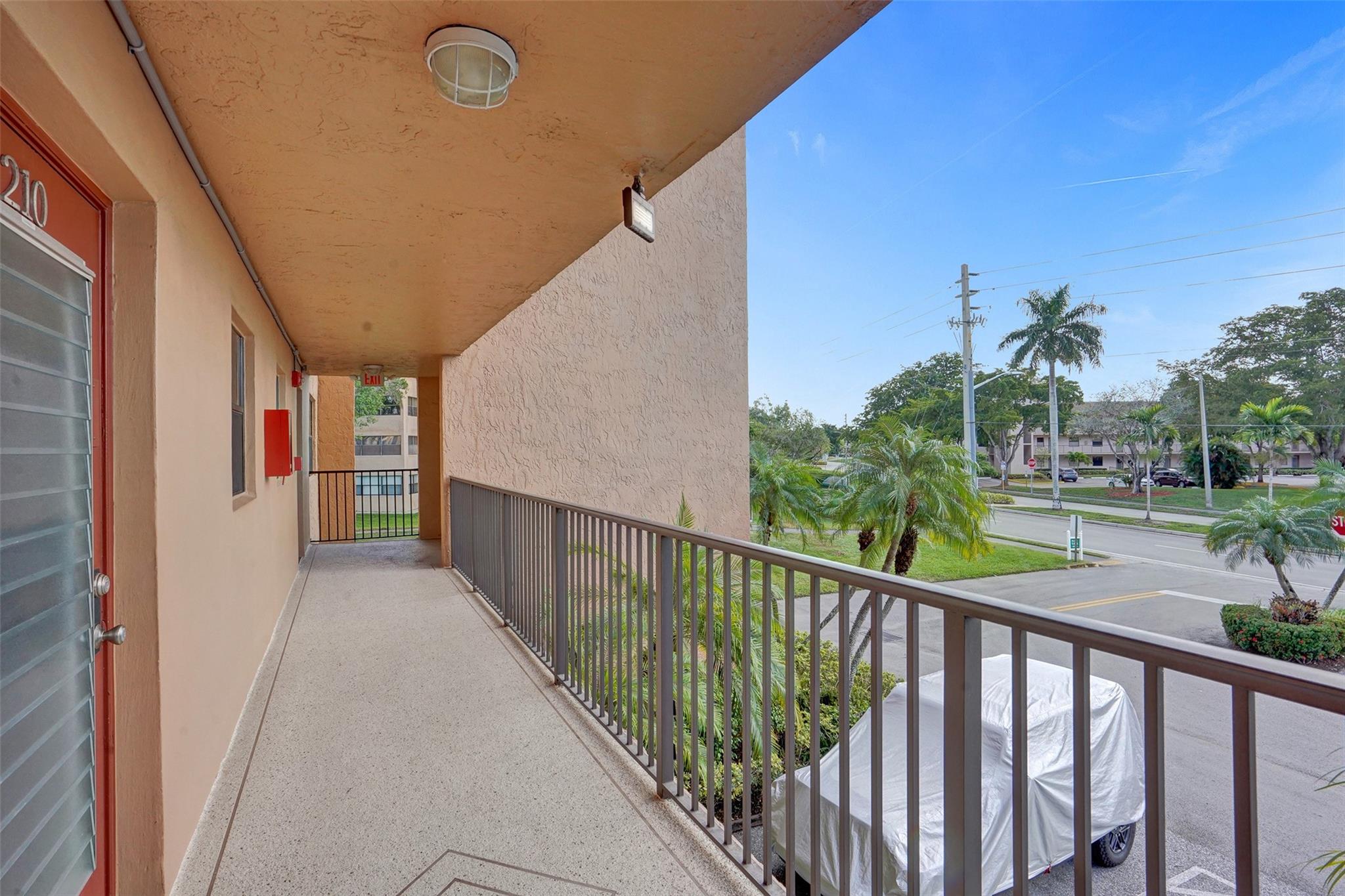 Sunrise Lakes ph 4 - Residential