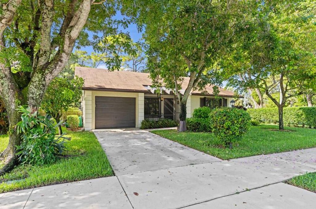 Photo of 2788 Dracaena Court, Delray Beach, FL 33445 (MLS # R11119364)