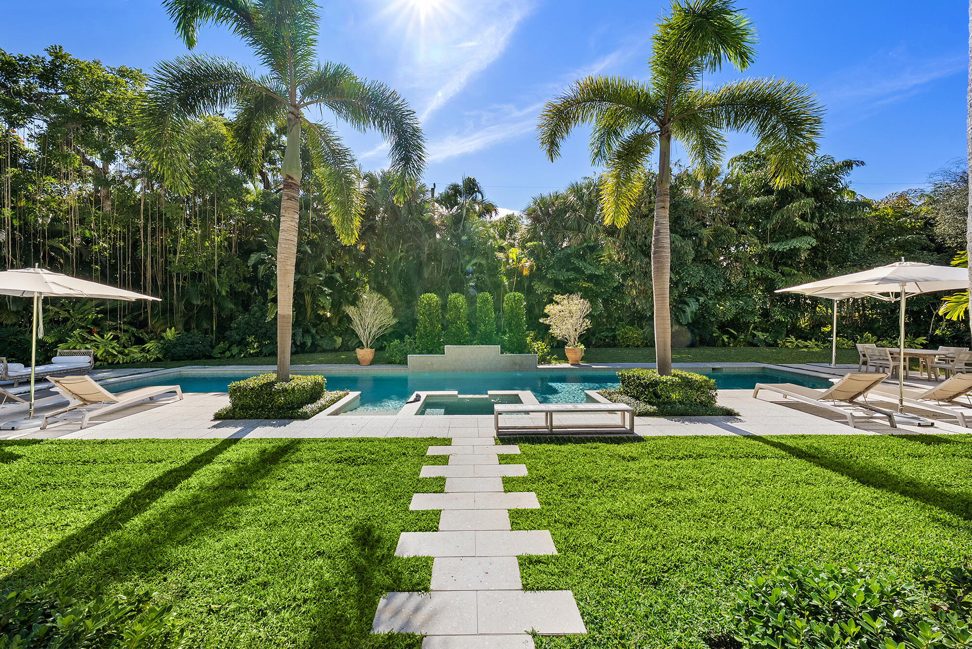 124 Forest Hill Boulevard