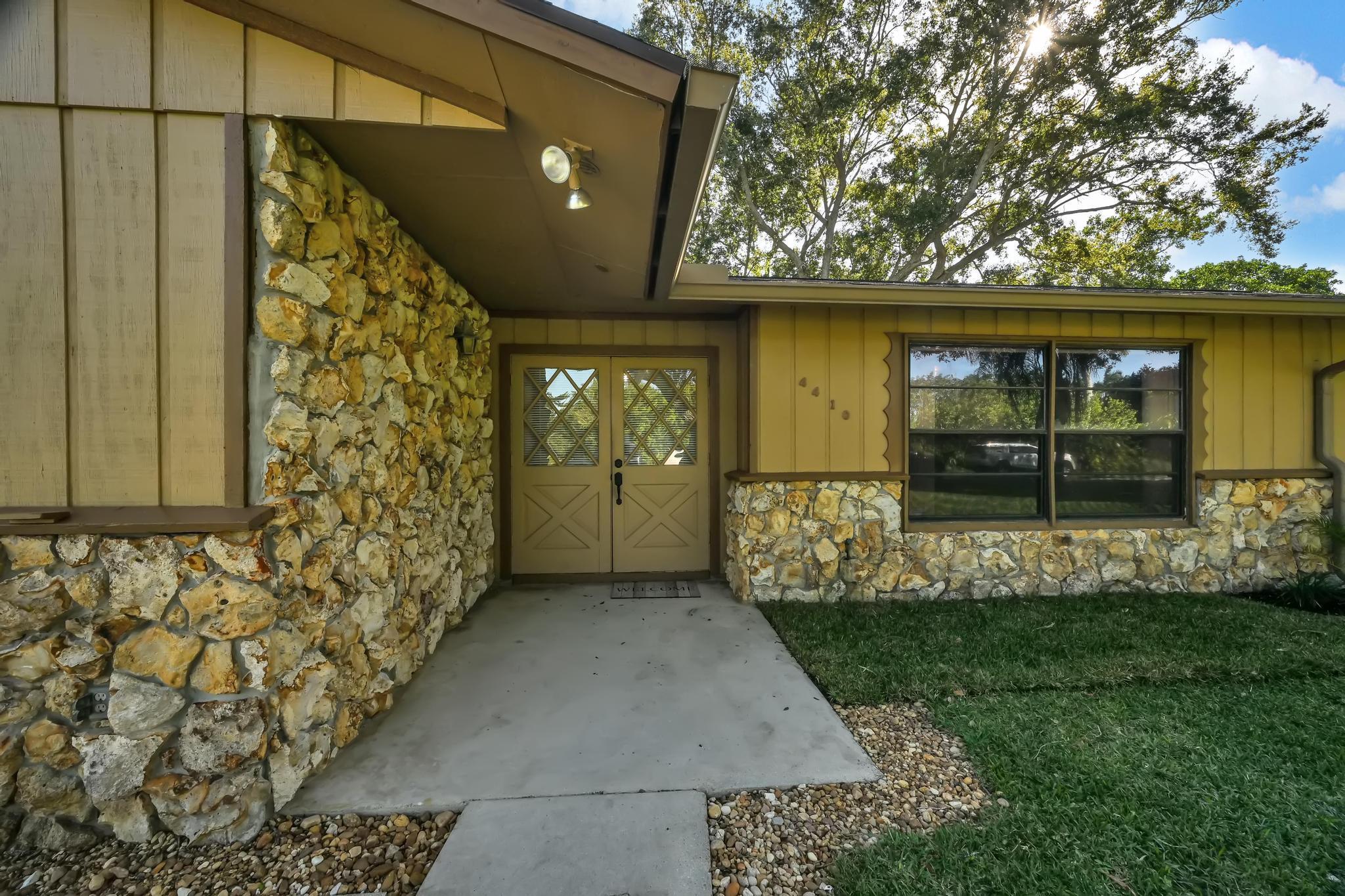 CARDINAL GLADES - Residential