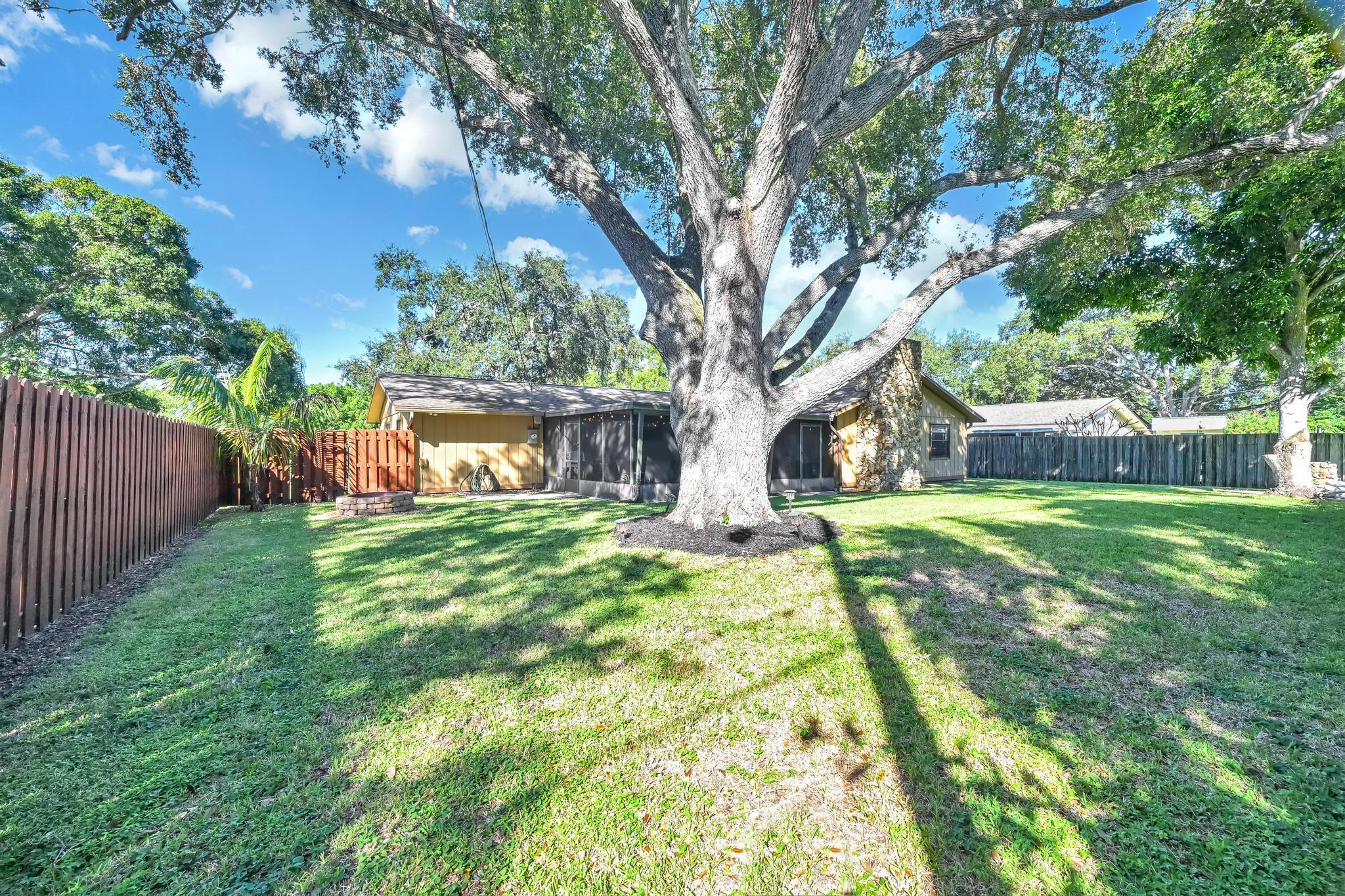 CARDINAL GLADES - Residential