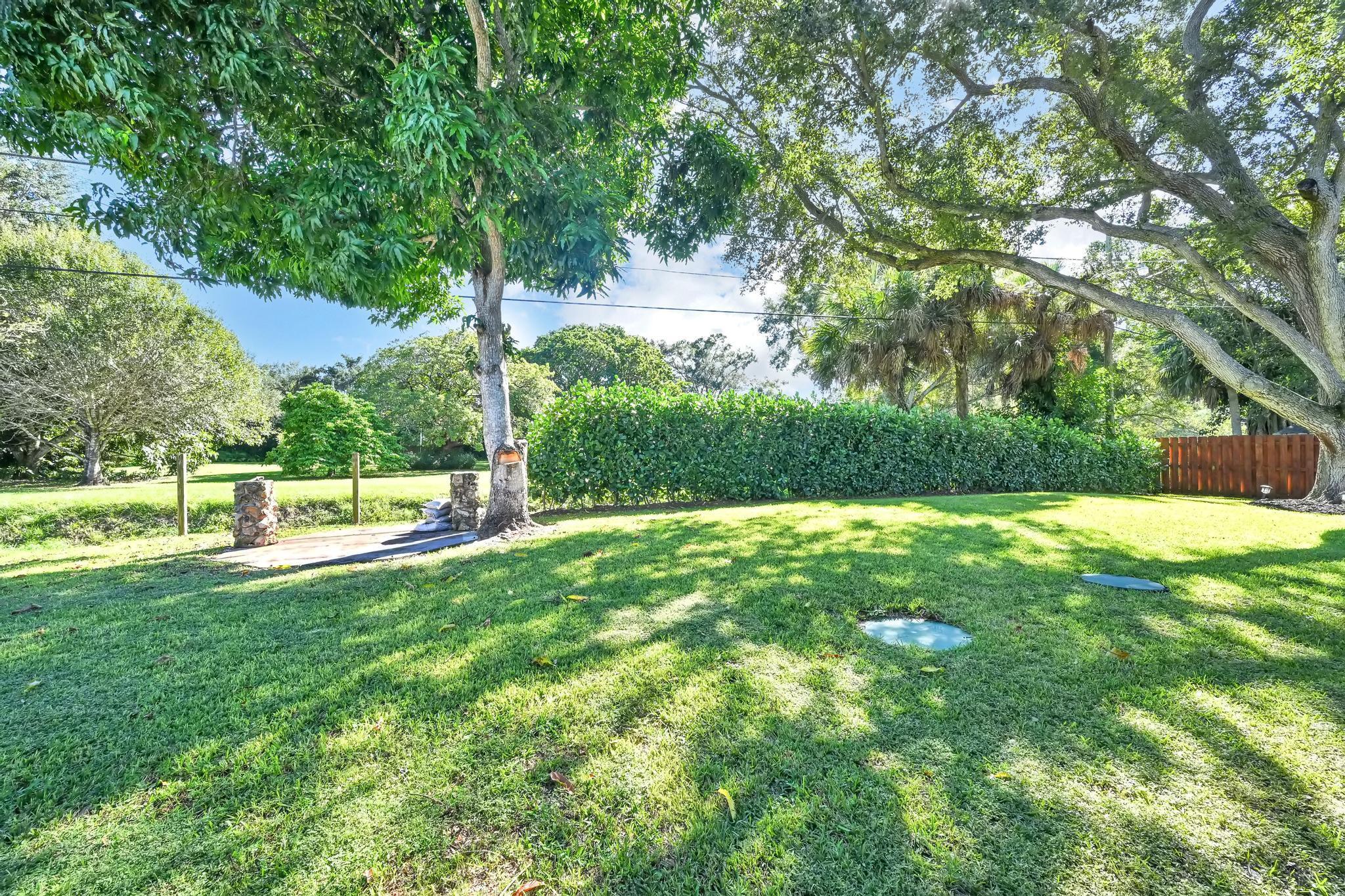 CARDINAL GLADES - Residential