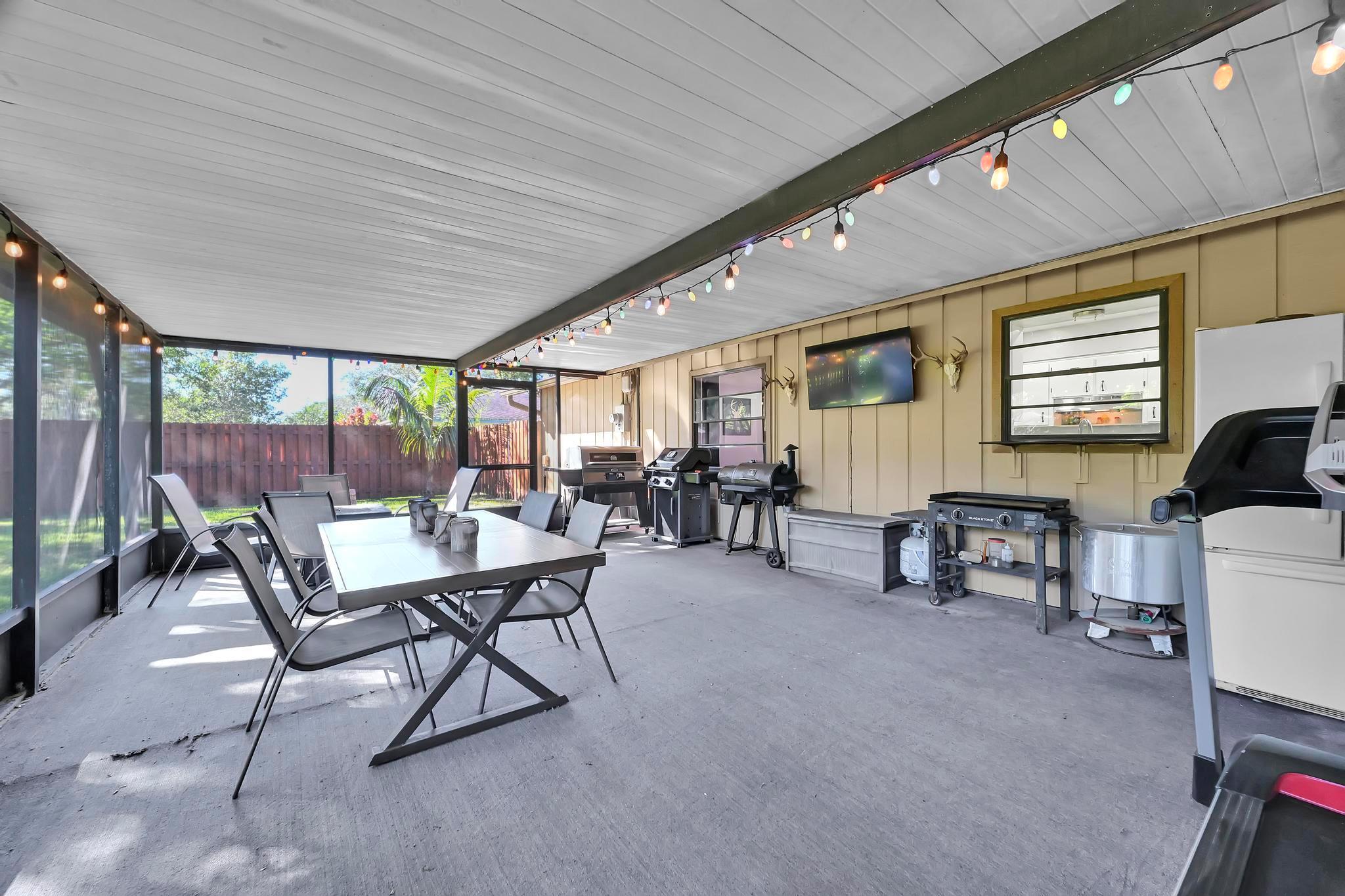 CARDINAL GLADES - Residential