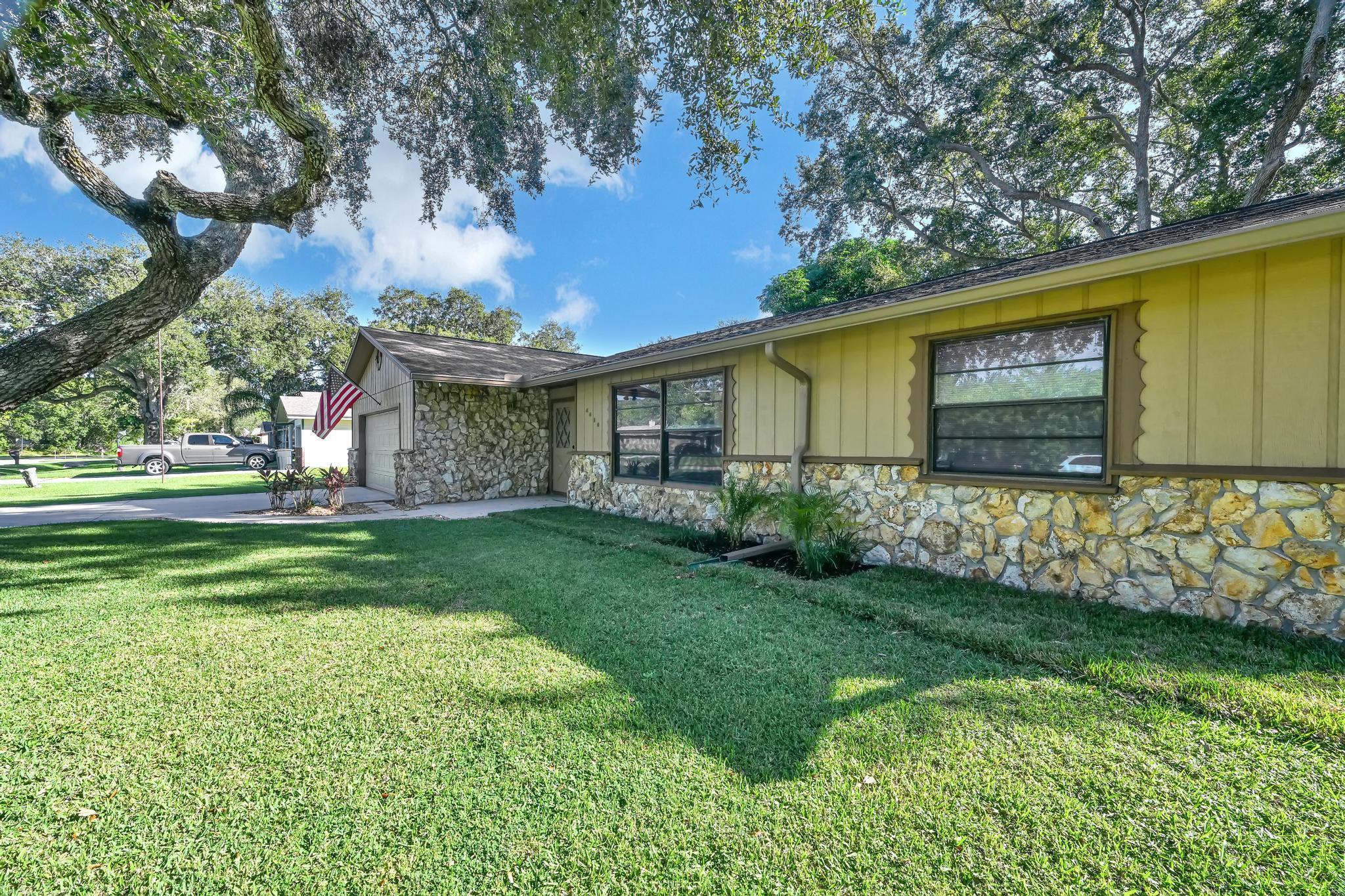 CARDINAL GLADES - Residential