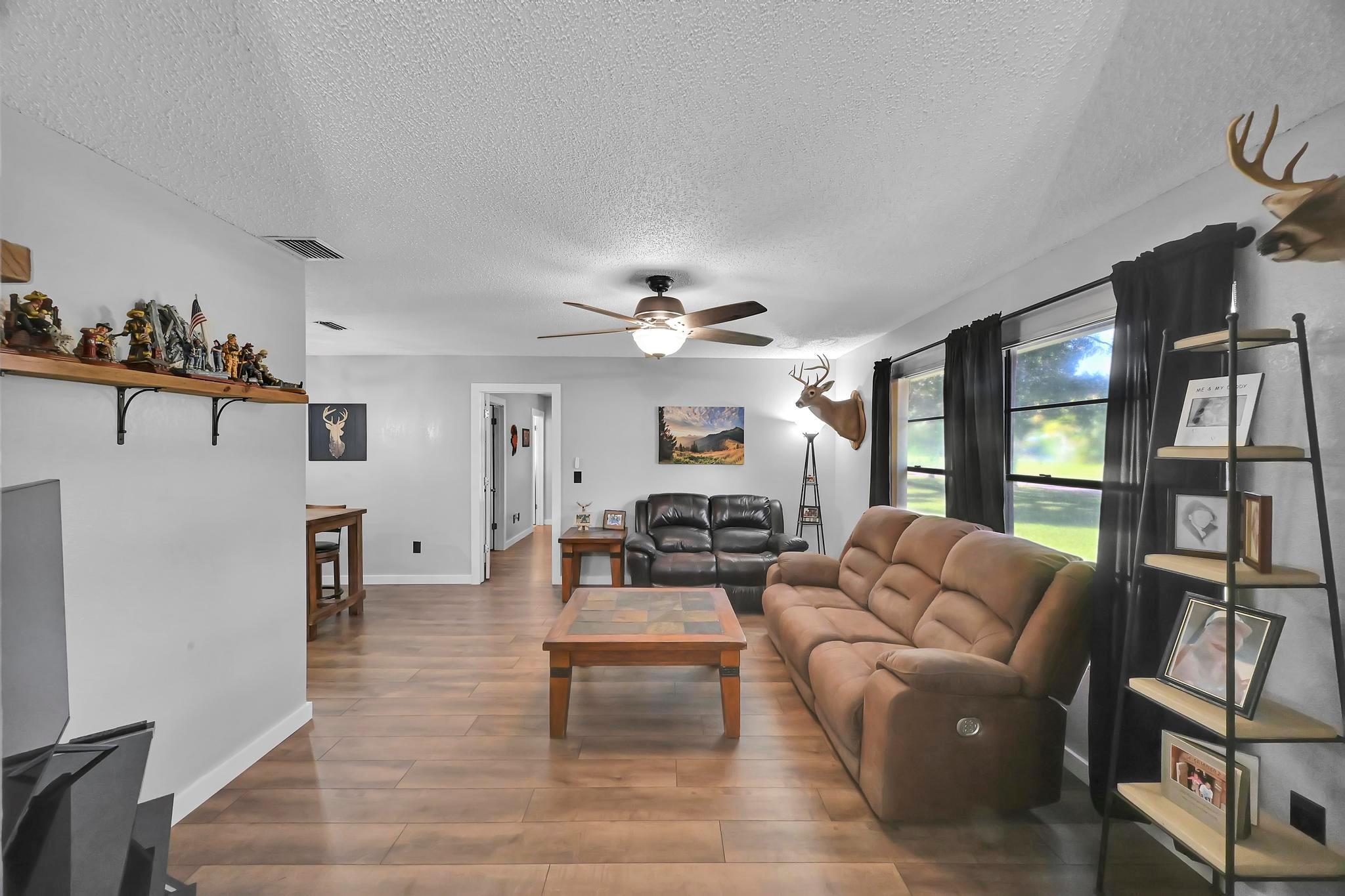 CARDINAL GLADES - Residential