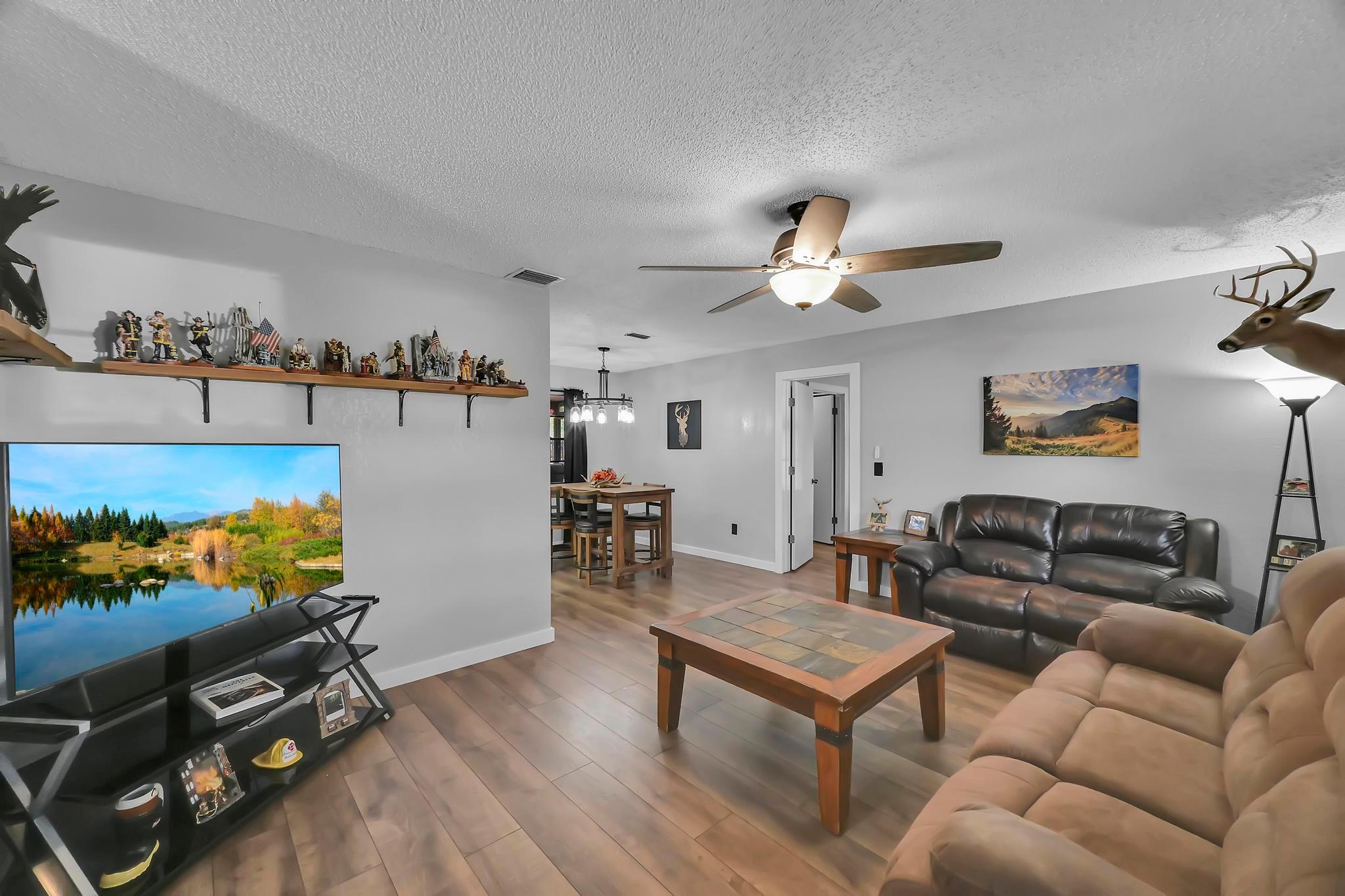 CARDINAL GLADES - Residential