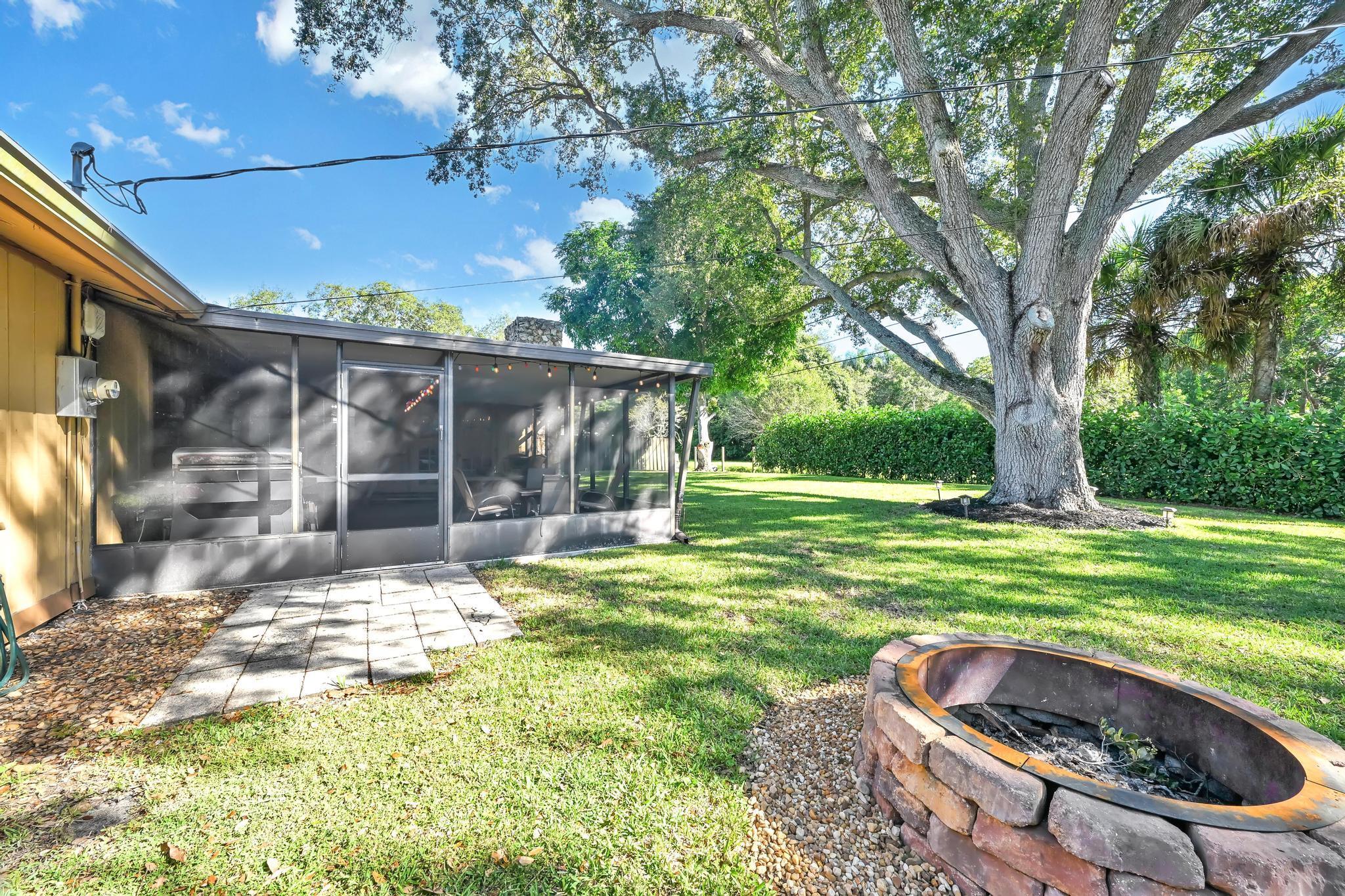 CARDINAL GLADES - Residential