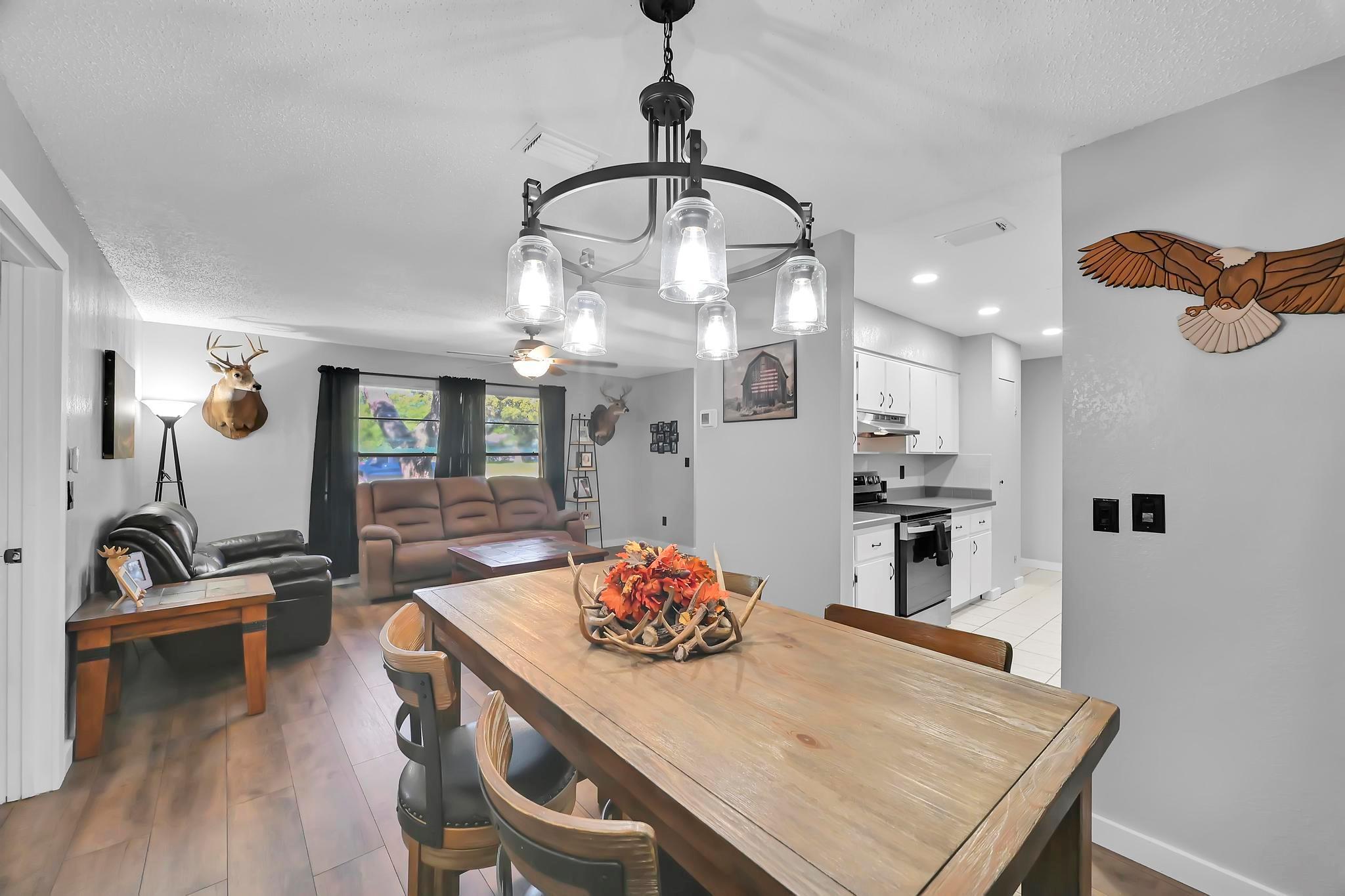 CARDINAL GLADES - Residential