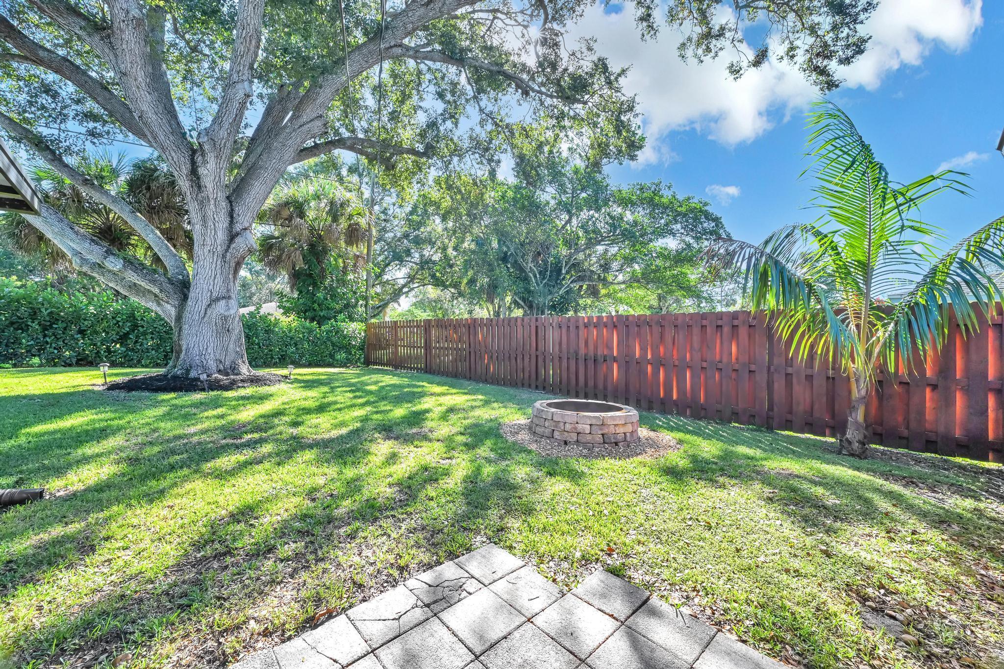 CARDINAL GLADES - Residential