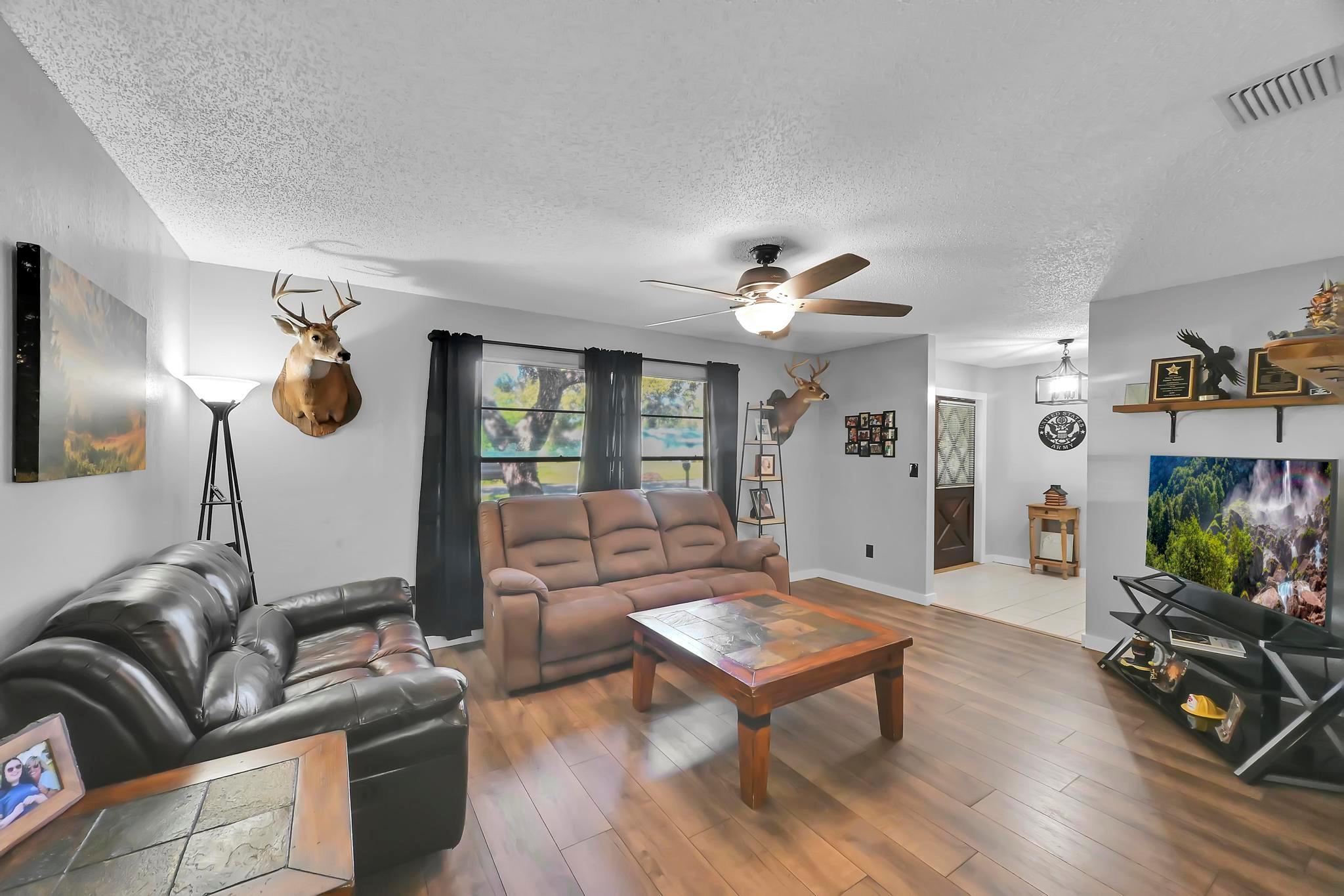 CARDINAL GLADES - Residential