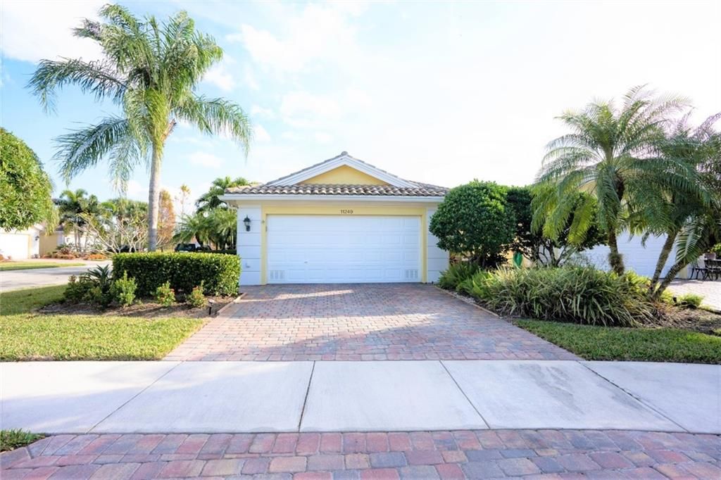 Photo of 11249 SW Pembroke Drive, Port Saint Lucie, FL 34987 (MLS # F10269754)