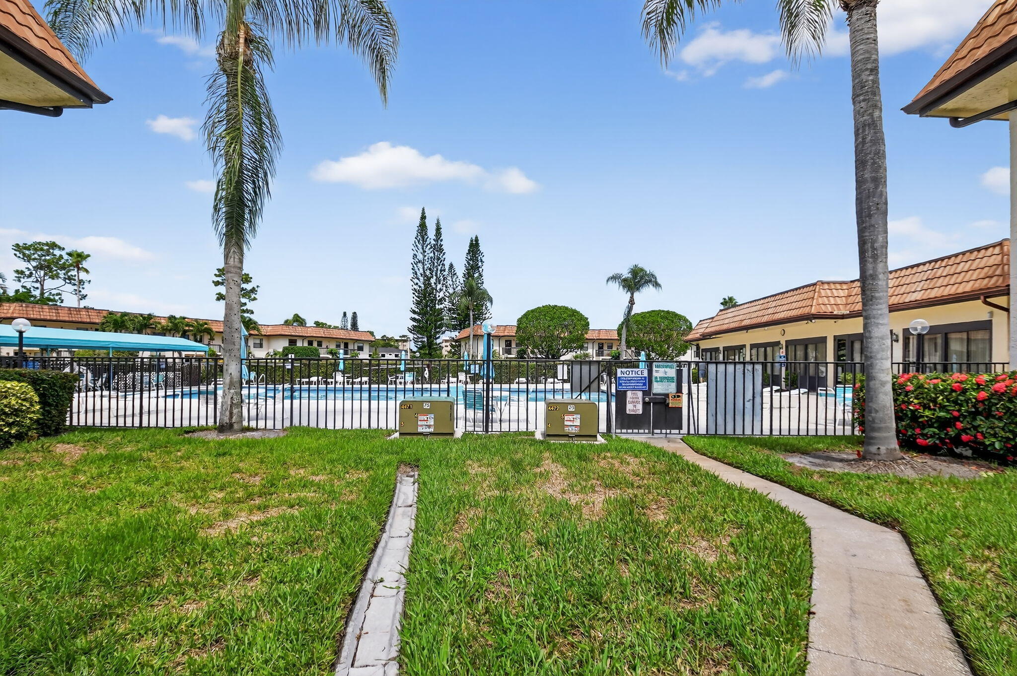 LUCERNE LAKES GOLF COLONY - Residential Lease