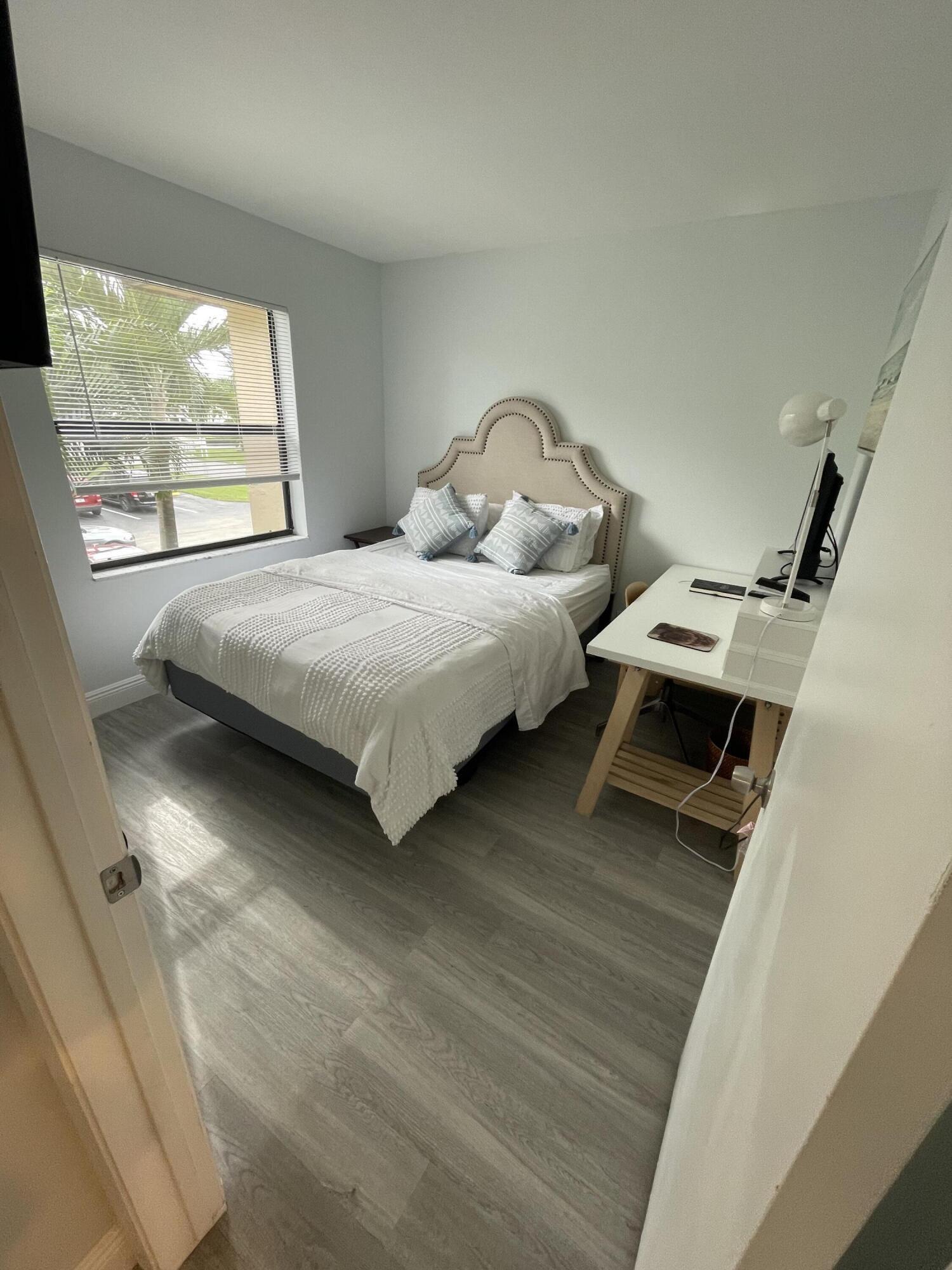 LUCERNE LAKES GOLF COLONY - Residential Lease