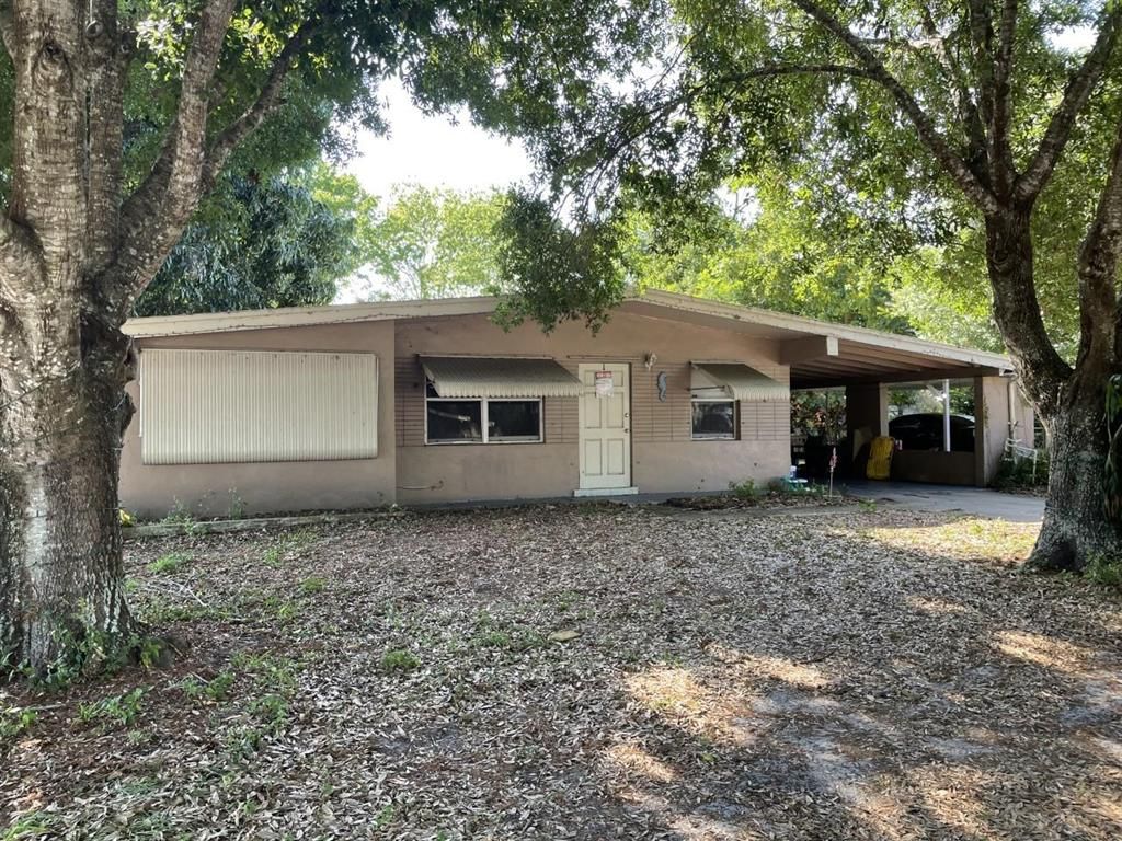 Photo of 3033 Summit Street, Fort Pierce, FL 34982 (MLS # R10704160)