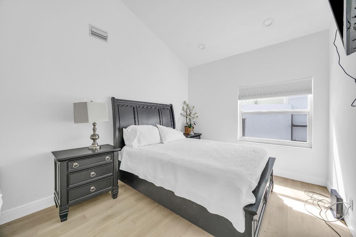 BARCLAY CLUB AT PGA NATL - Residential Lease