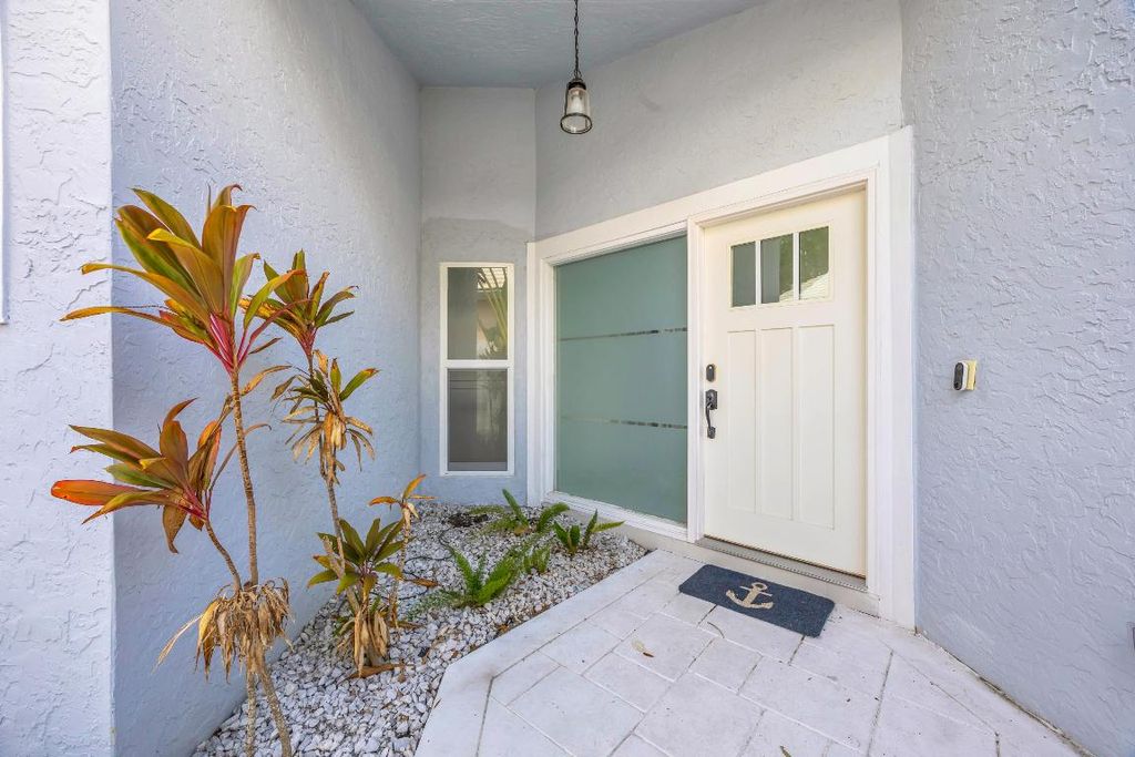 Photo of 39 Dorchester Circle, Palm Beach Gardens, FL 33418 (MLS # R11147158)