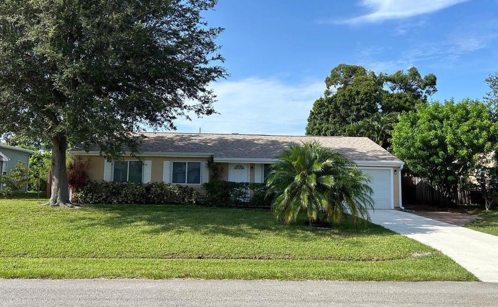 Photo of 1652 SE Grapeland Avenue SE, Port Saint Lucie, FL 34952 (MLS # R11005854)