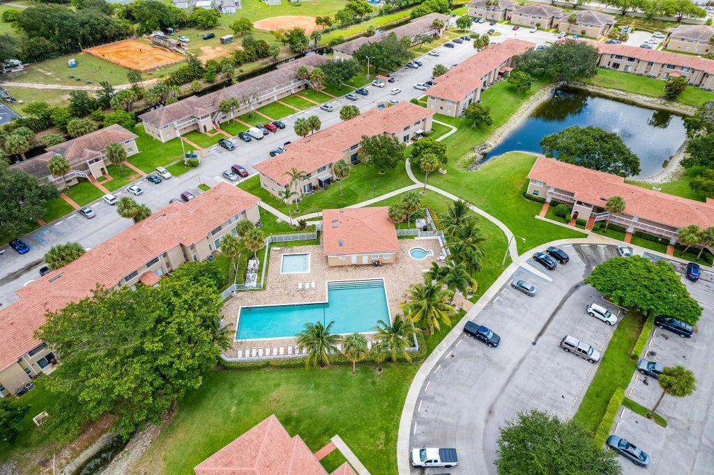 Photo of 1018 Twin Lakes Drive #21-A, Coral Springs, FL 33071 (MLS # F10519571)