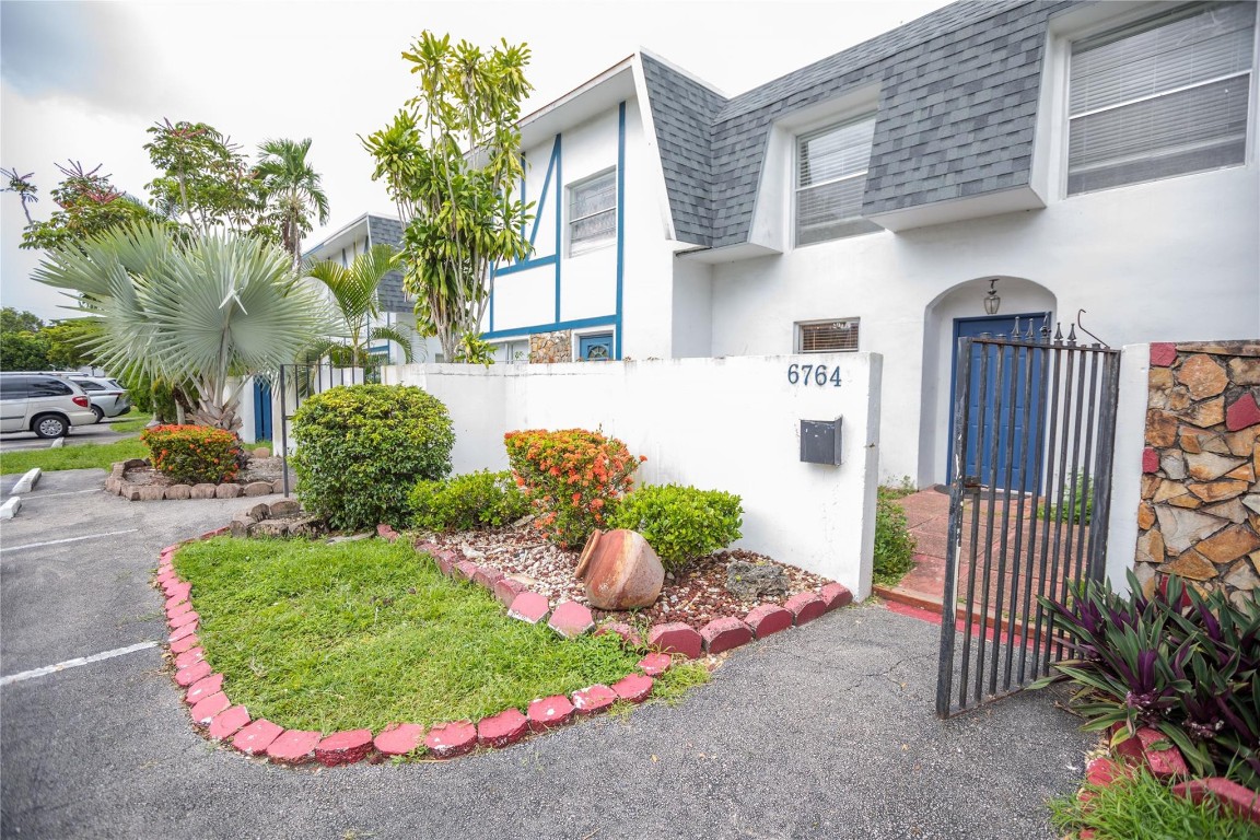 NOVA TOWNHOUSE 2 CONDO - Residential Lease