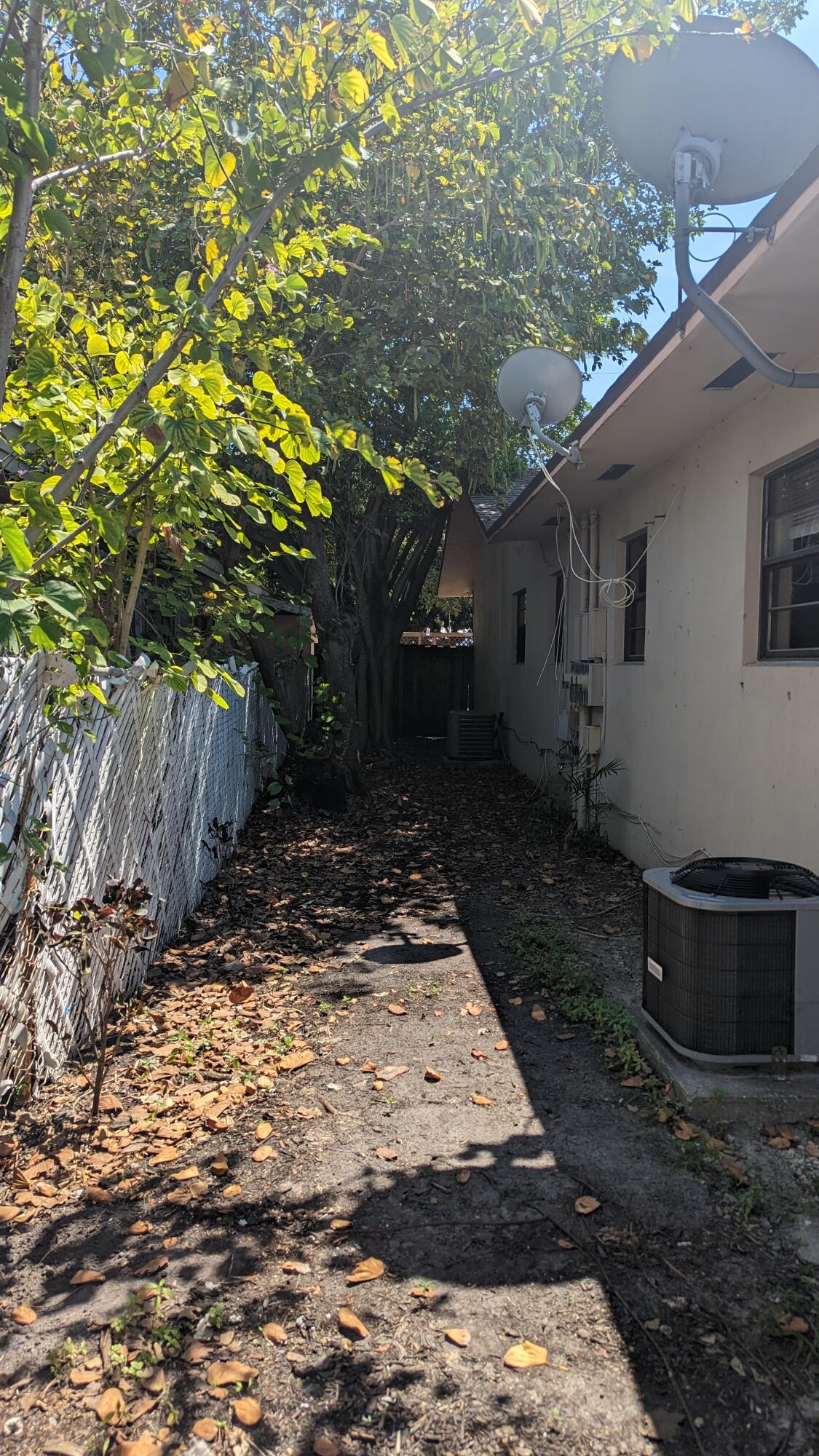 1944 Taft Street 2