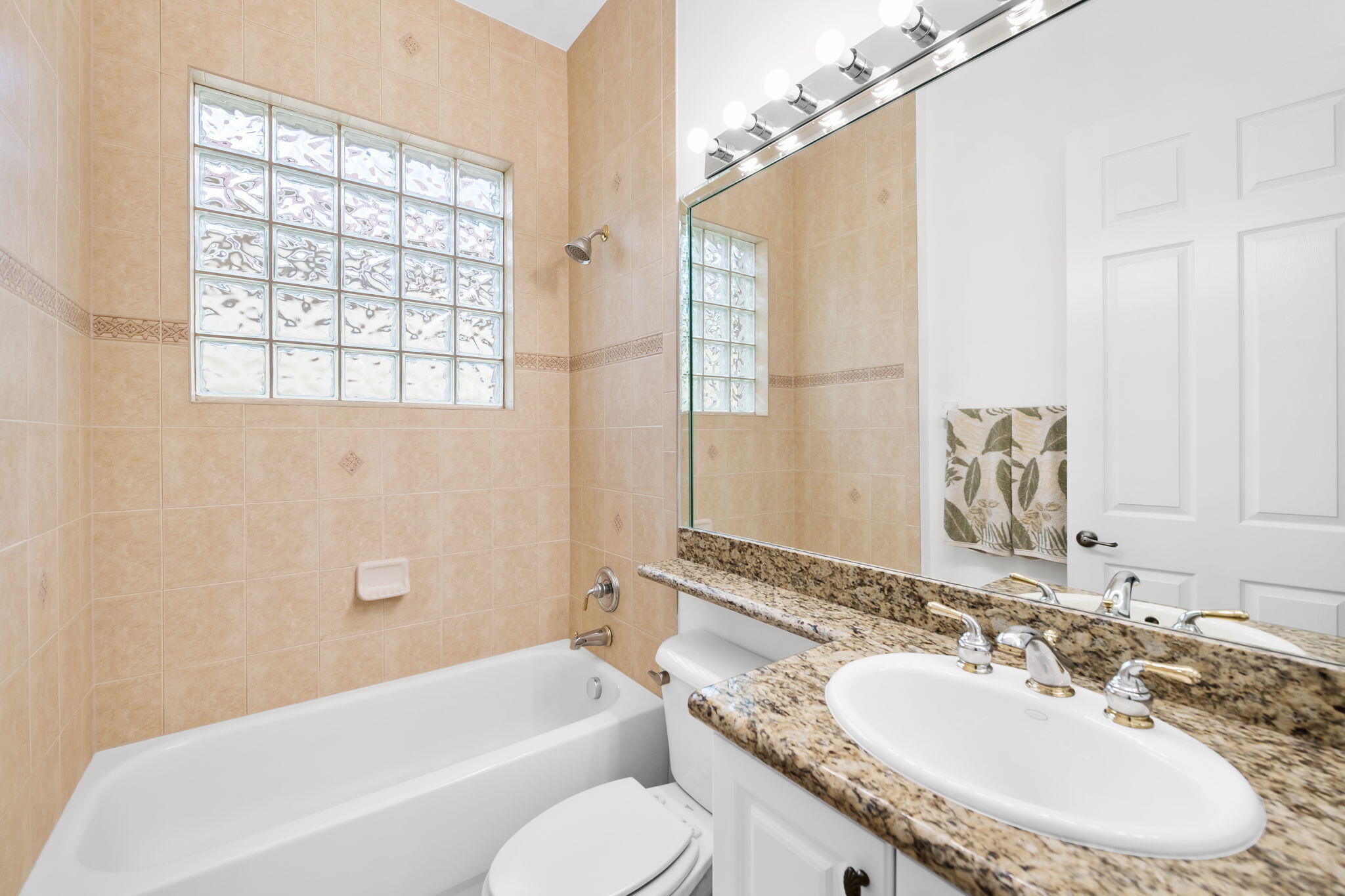 VALENCIA POINTE 3 - Residential