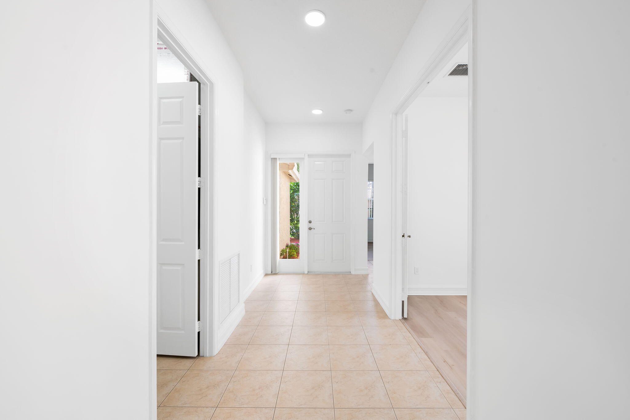 VALENCIA POINTE 3 - Residential