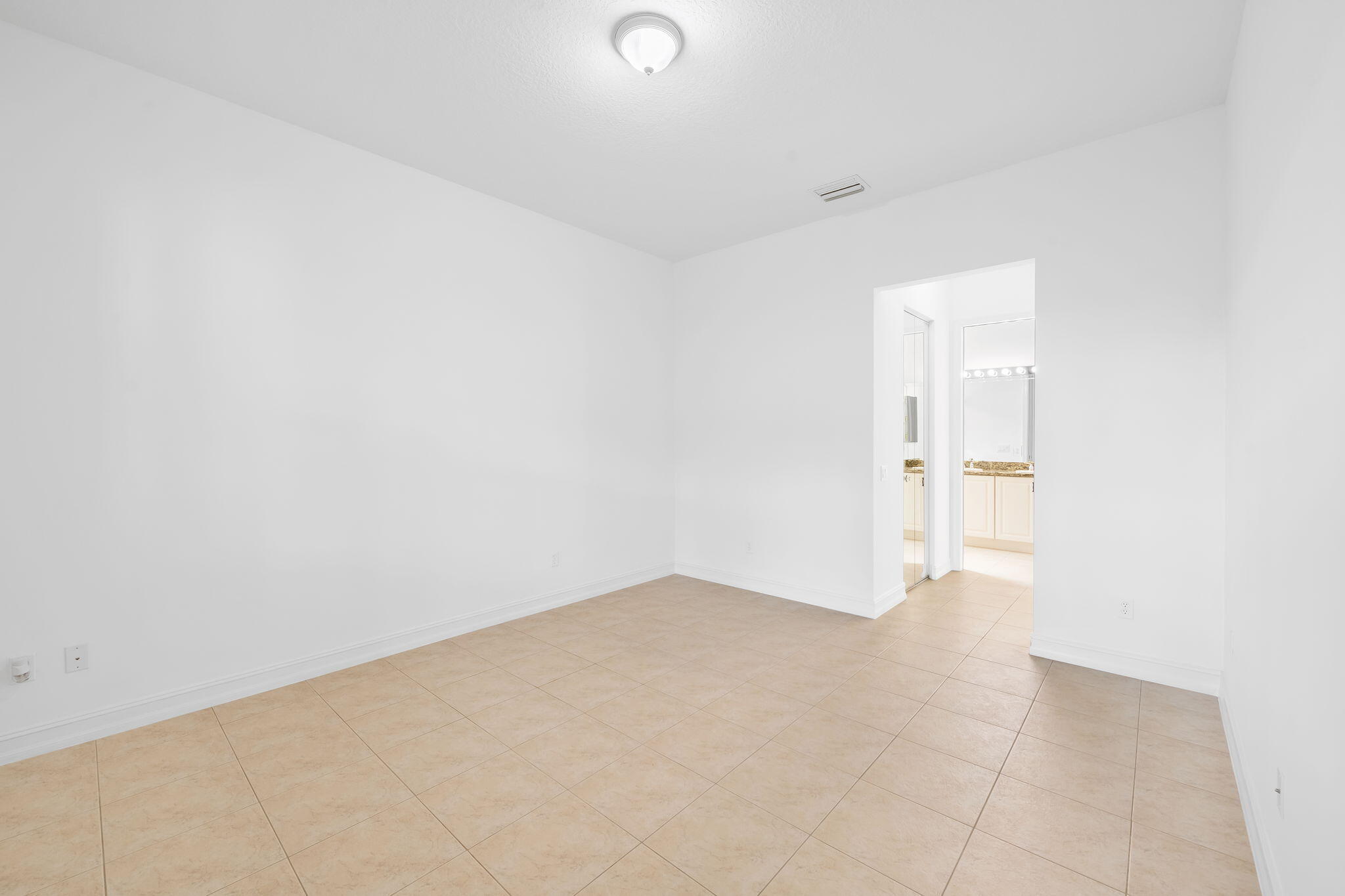 VALENCIA POINTE 3 - Residential