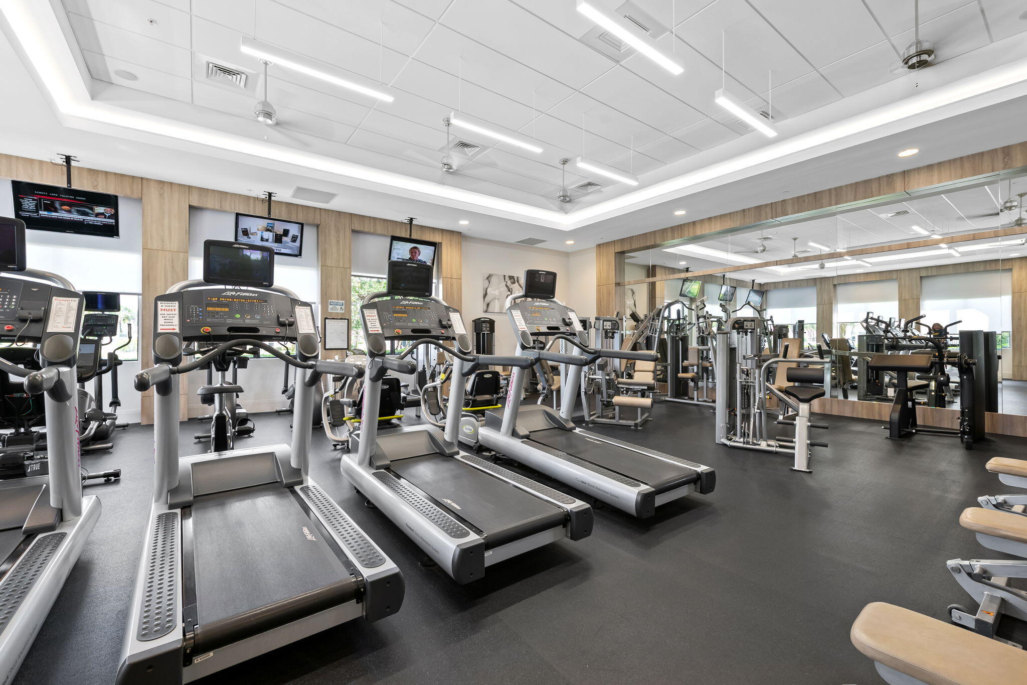 VALENCIA POINTE 3 - Residential