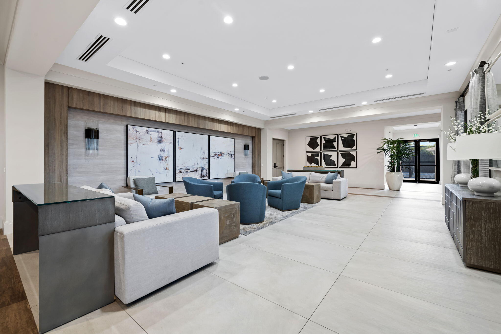 VALENCIA POINTE 3 - Residential